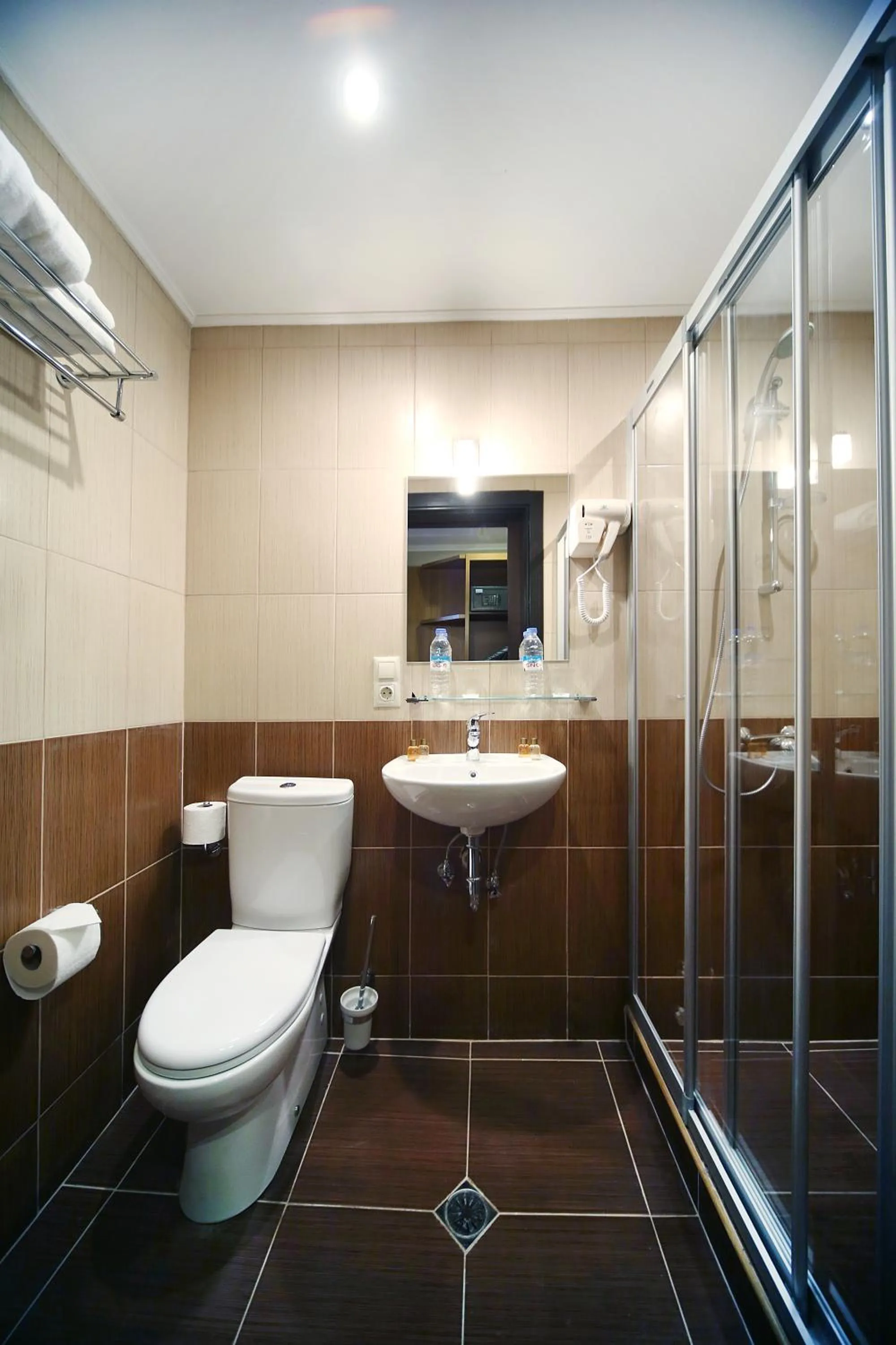 Toilet in Tskaltubo Plaza Hotel