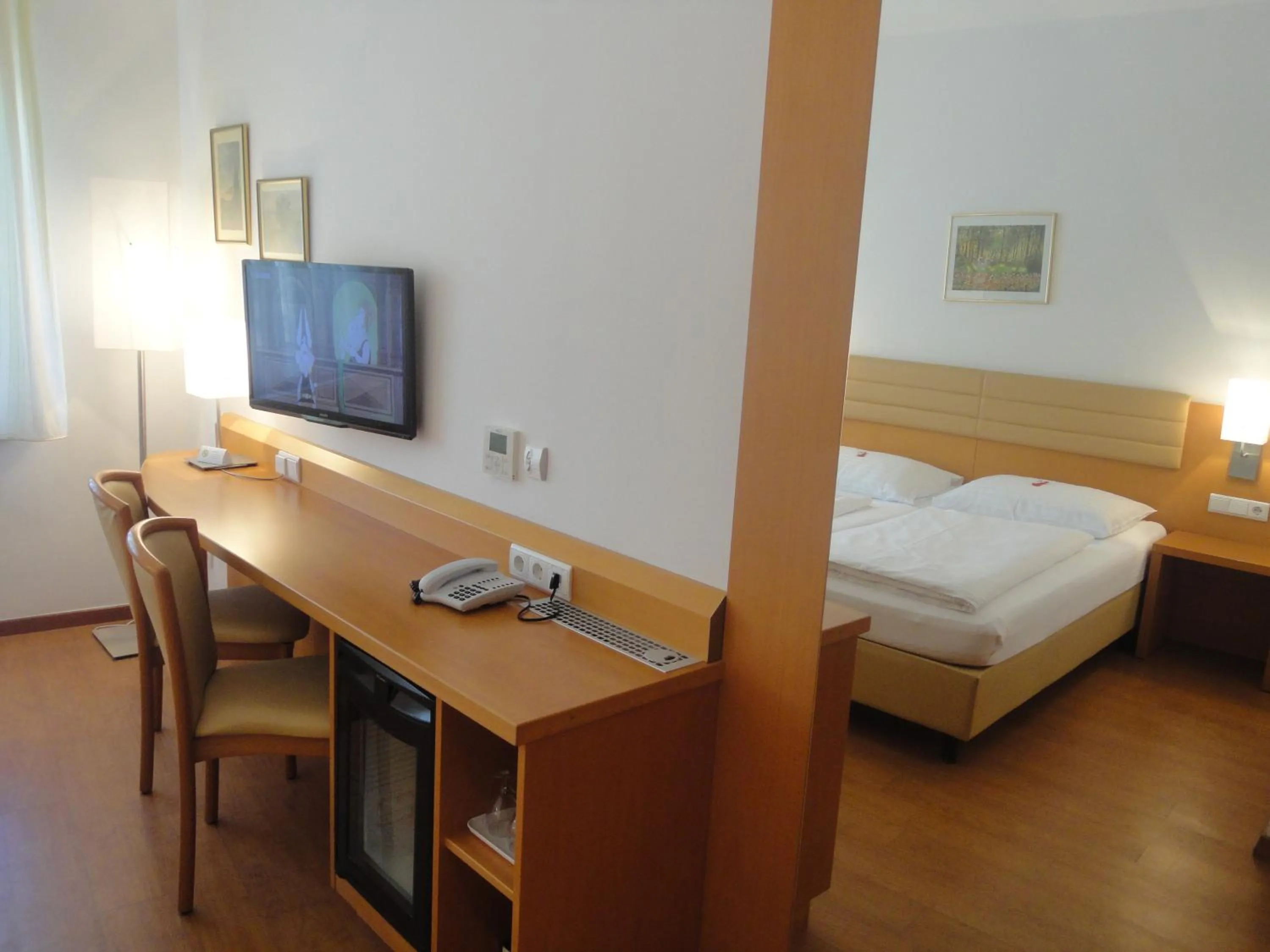 Bedroom, Bed in City Hotel Albrecht