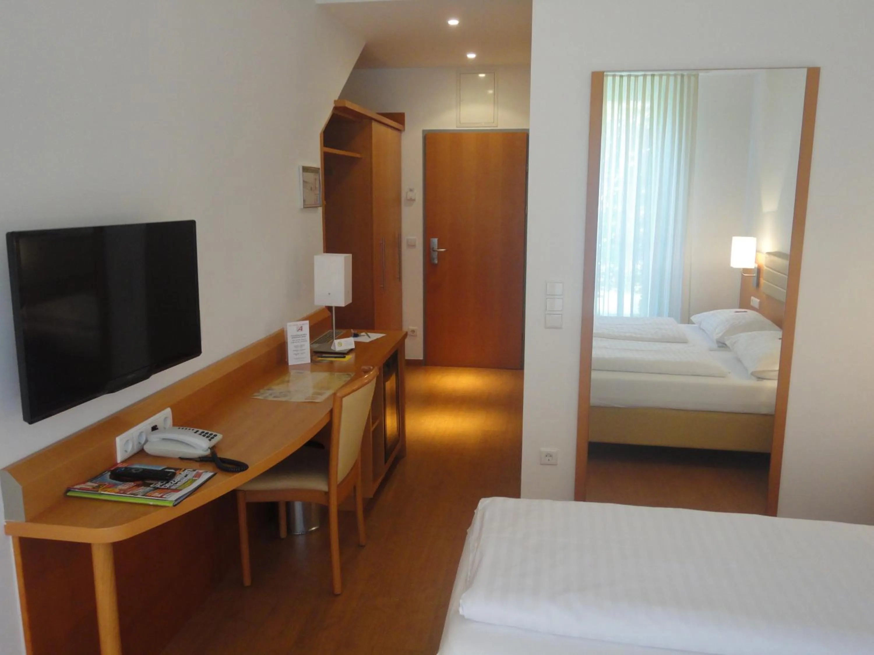 Bedroom, Bed in City Hotel Albrecht