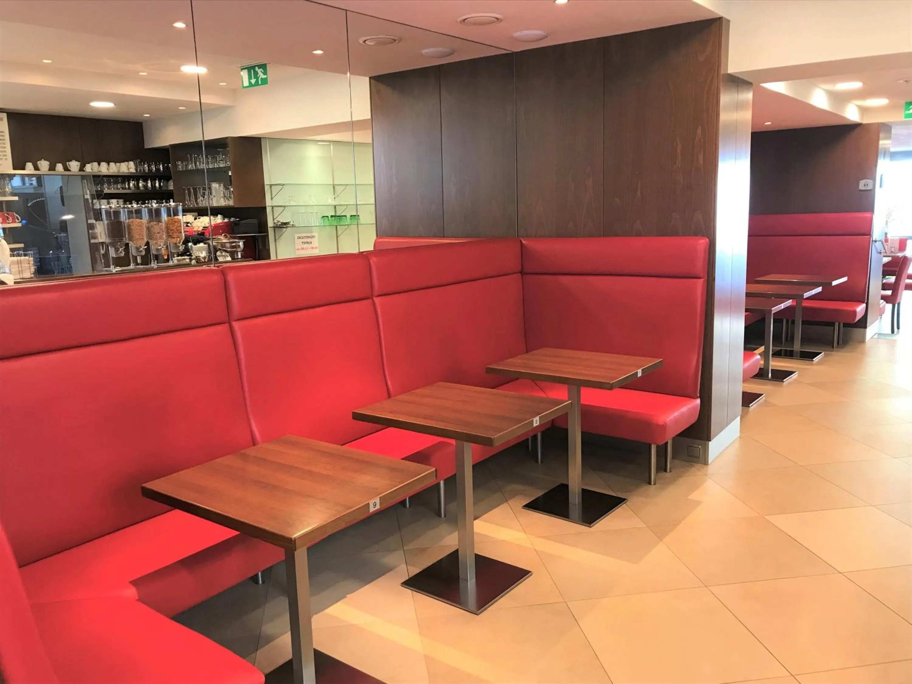 Restaurant/places to eat in City Hotel Albrecht