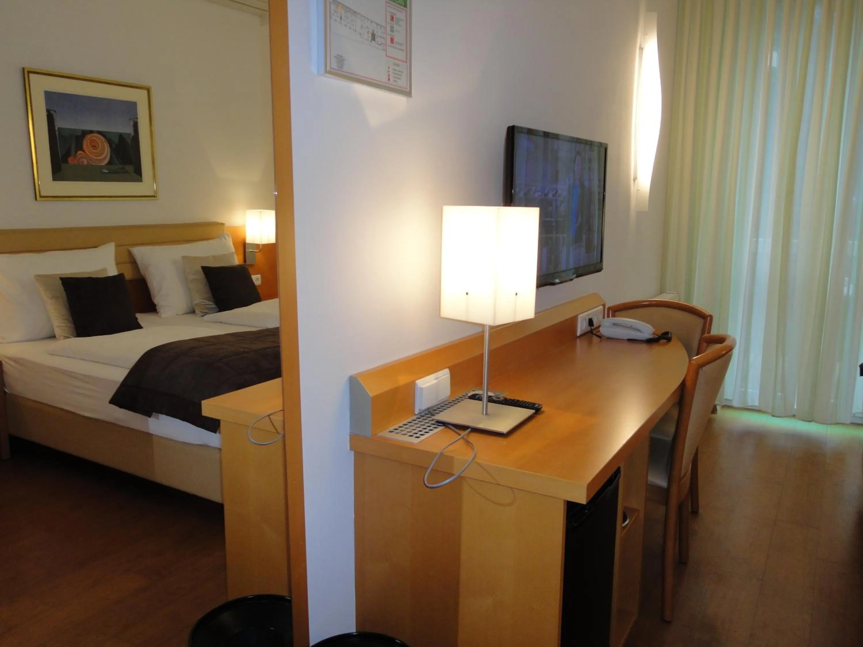 Photo of the whole room, Bed in City Hotel Albrecht