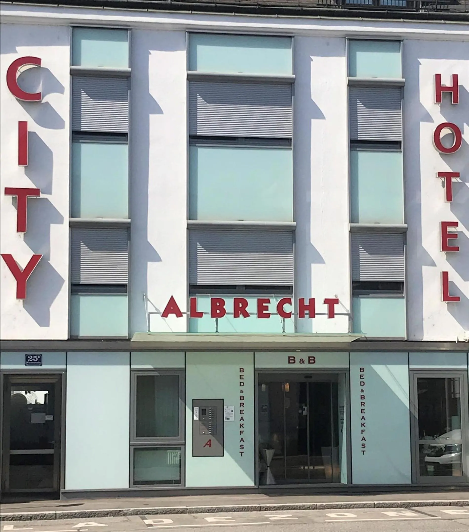 Property building in City Hotel Albrecht