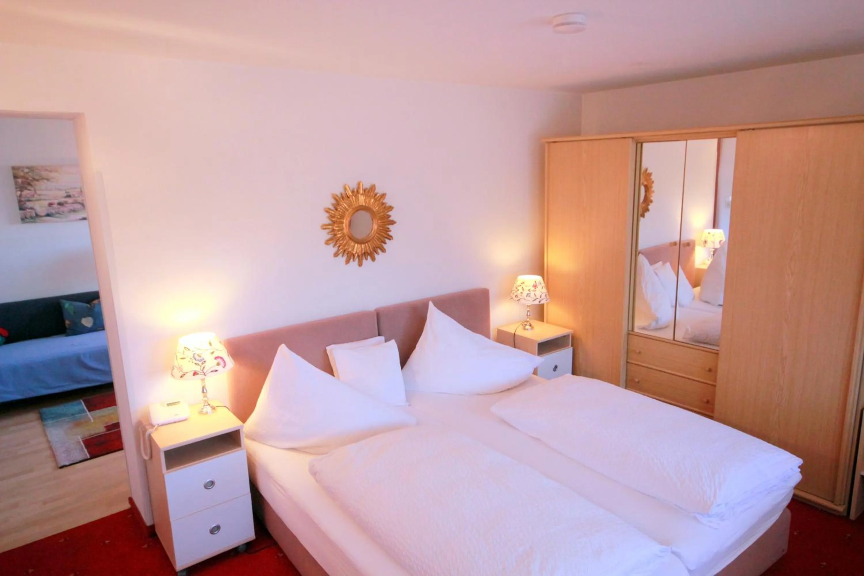 Photo of the whole room, Bed in Hotel Sonnenhof - bed & breakfast & appartements