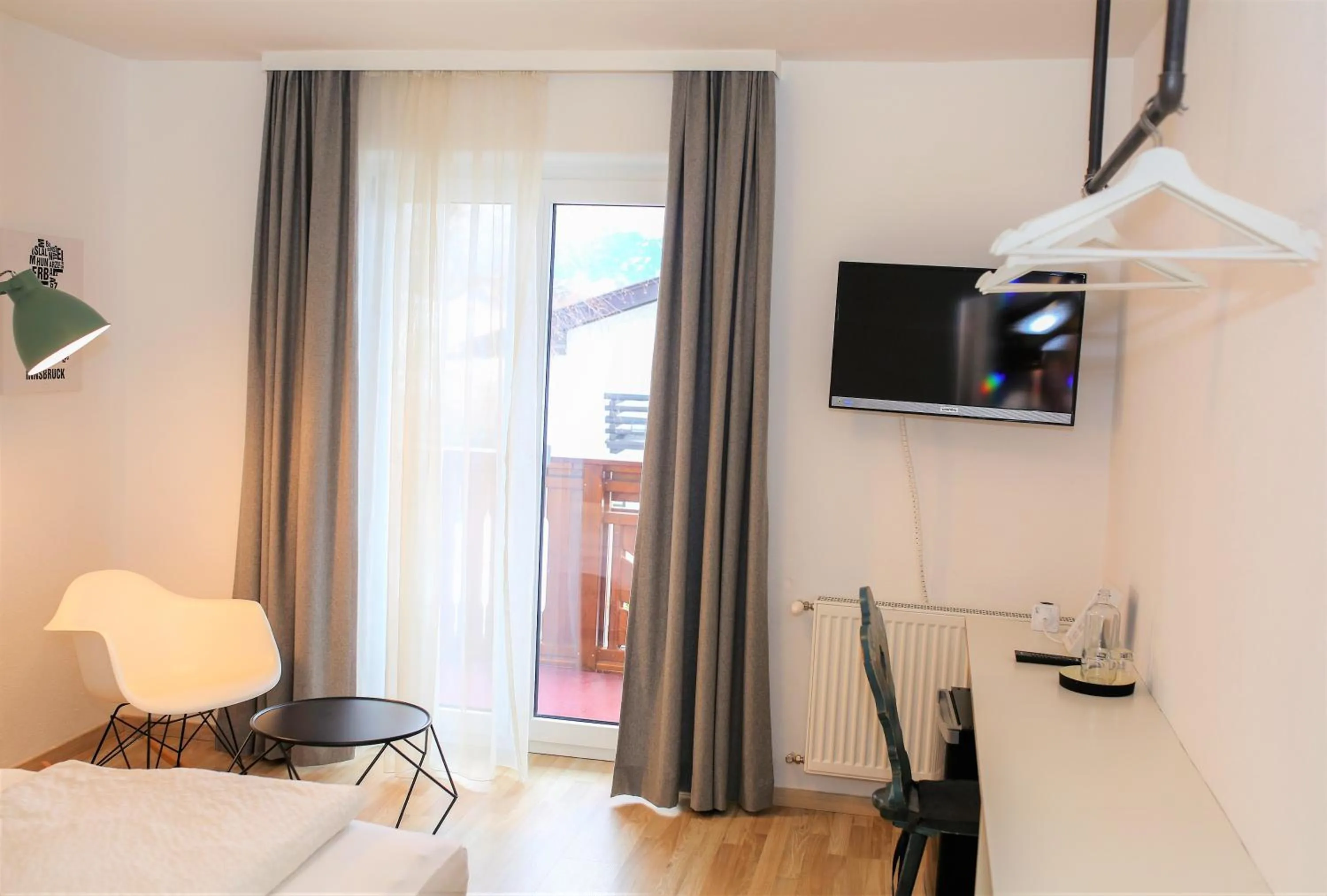 Seating area, Bed in Hotel Sonnenhof - bed & breakfast & appartements