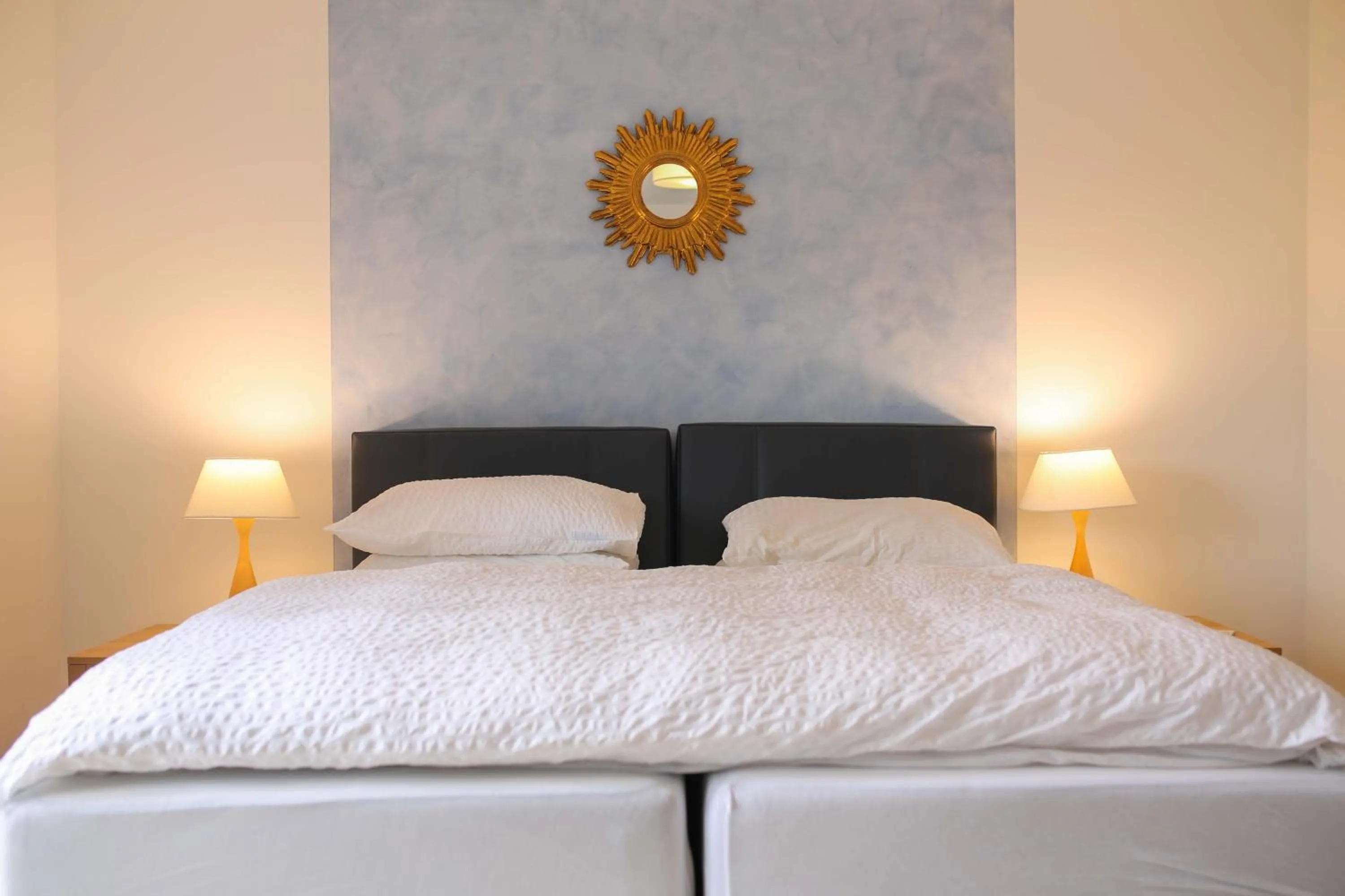 Photo of the whole room, Bed in Hotel Sonnenhof - bed & breakfast & appartements