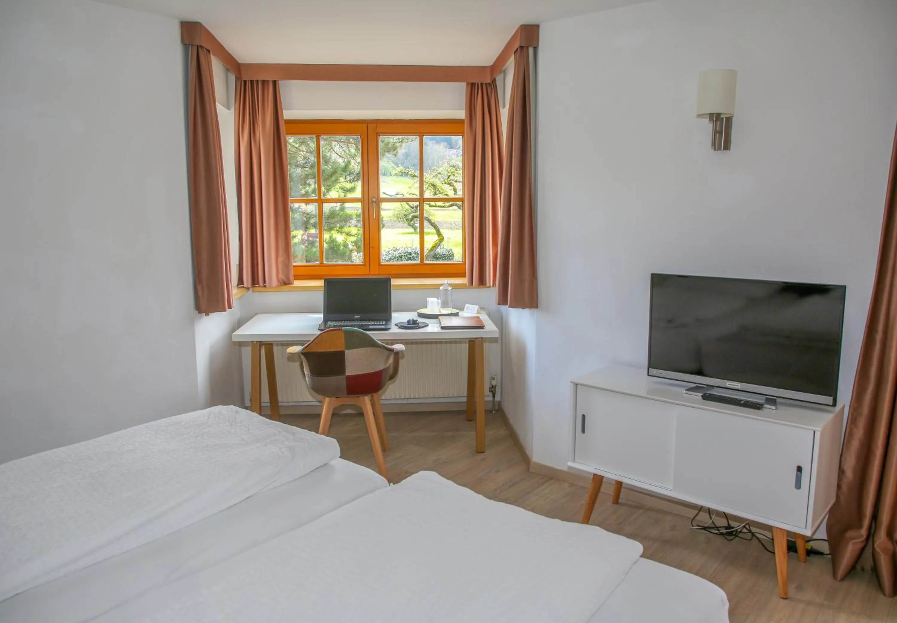View (from property/room), Bed in Hotel Sonnenhof - bed & breakfast & appartements