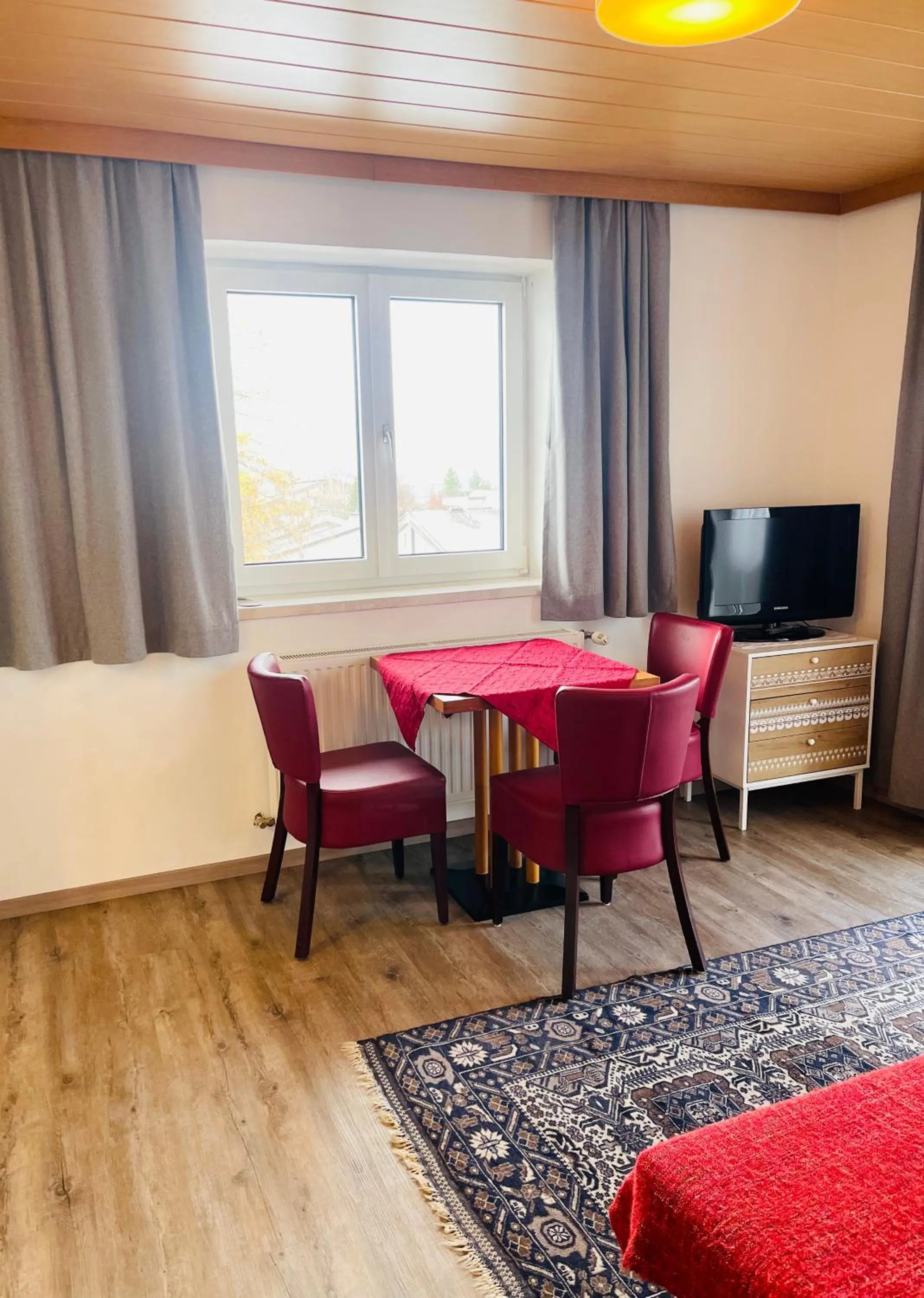 TV and multimedia in Hotel Sonnenhof - bed & breakfast & appartements