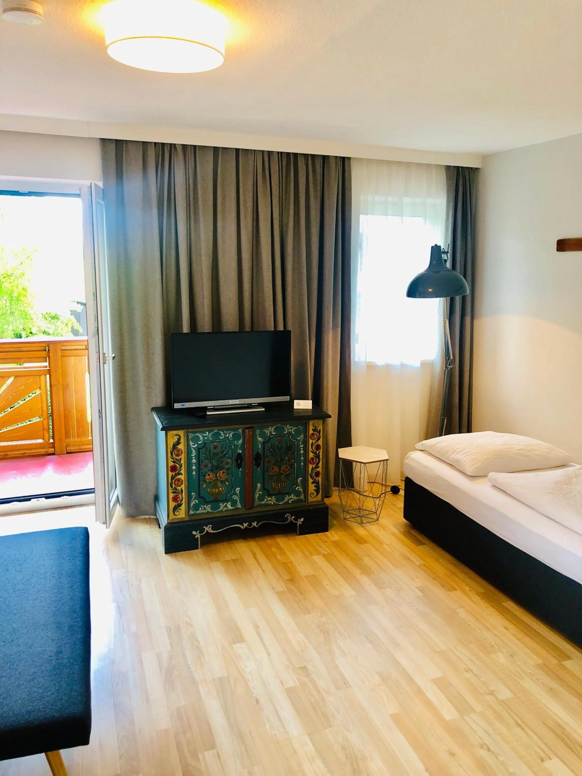 TV and multimedia, Bed in Hotel Sonnenhof - bed & breakfast & appartements