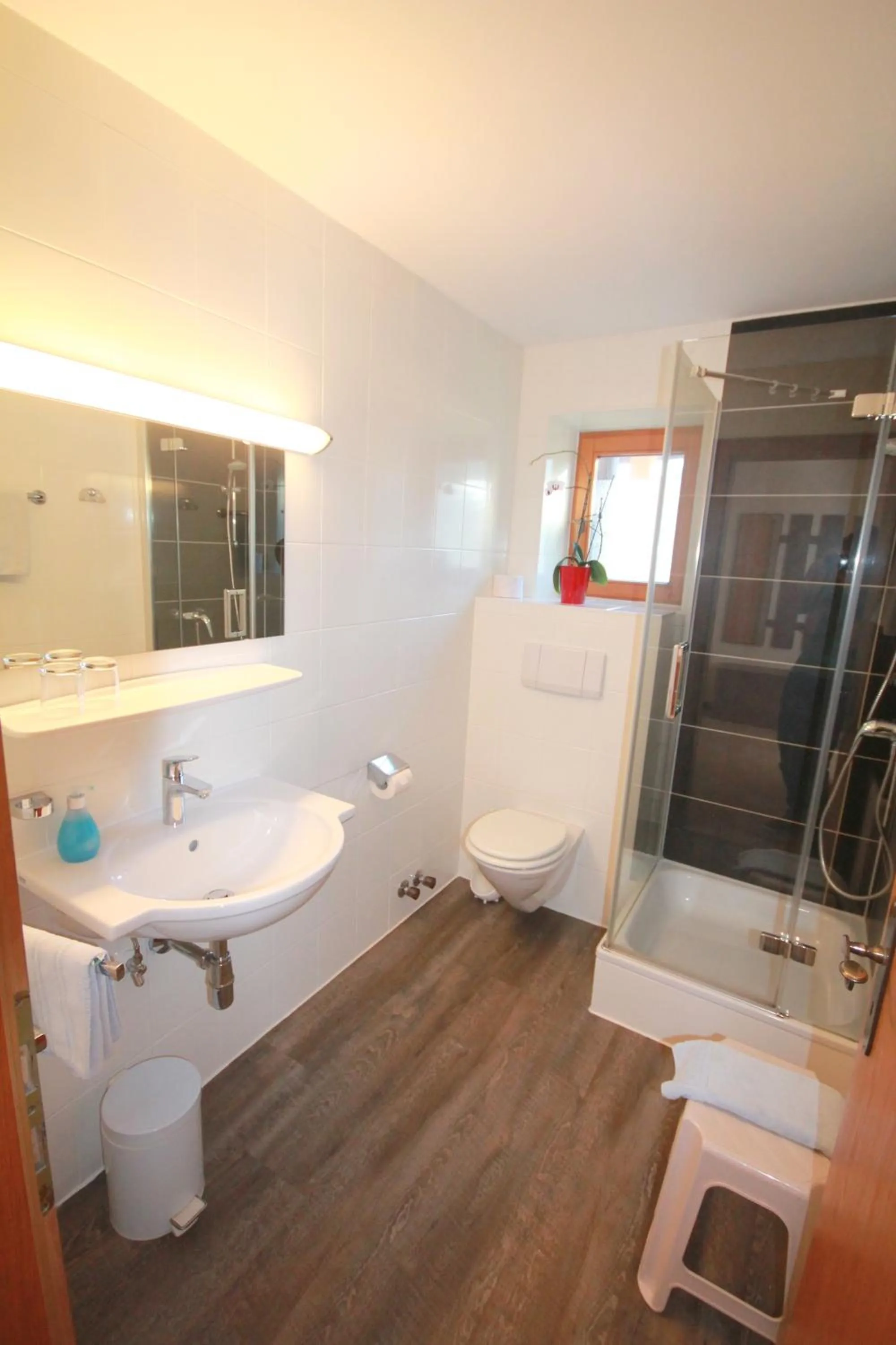 Bathroom in Hotel Sonnenhof - bed & breakfast & appartements