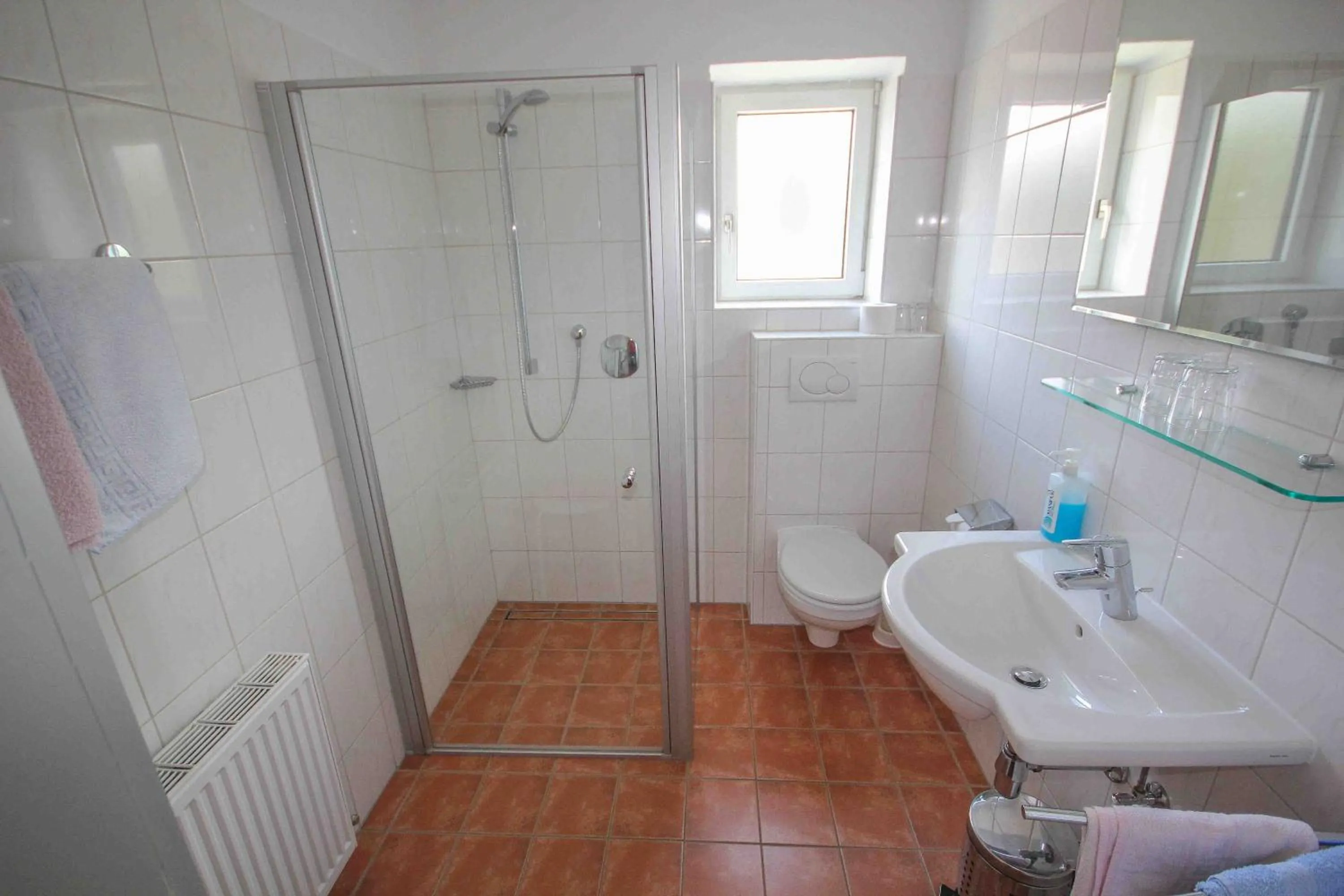 Bathroom in Hotel Sonnenhof - bed & breakfast & appartements