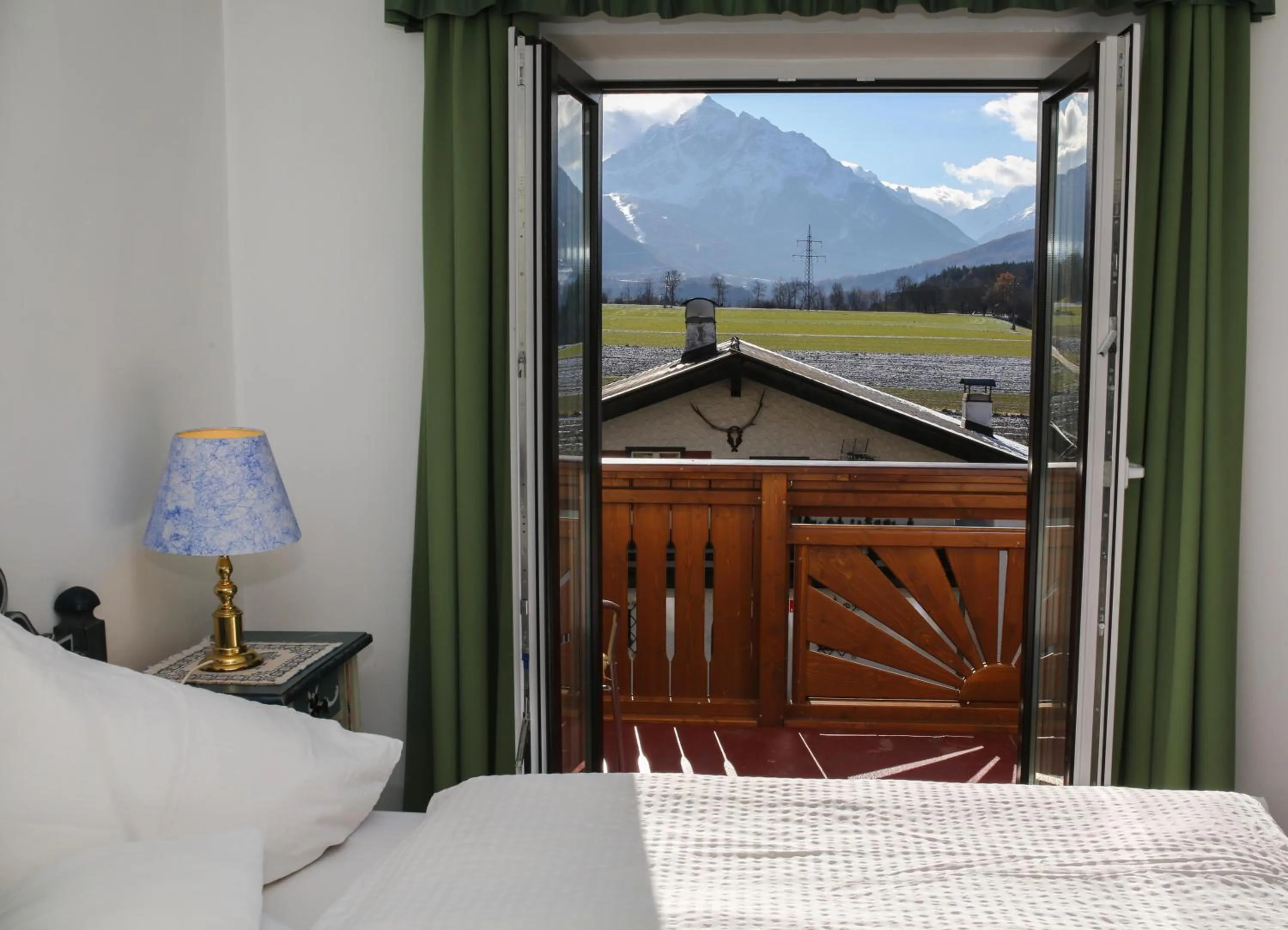 Spring, Bed in Hotel Sonnenhof - bed & breakfast & appartements