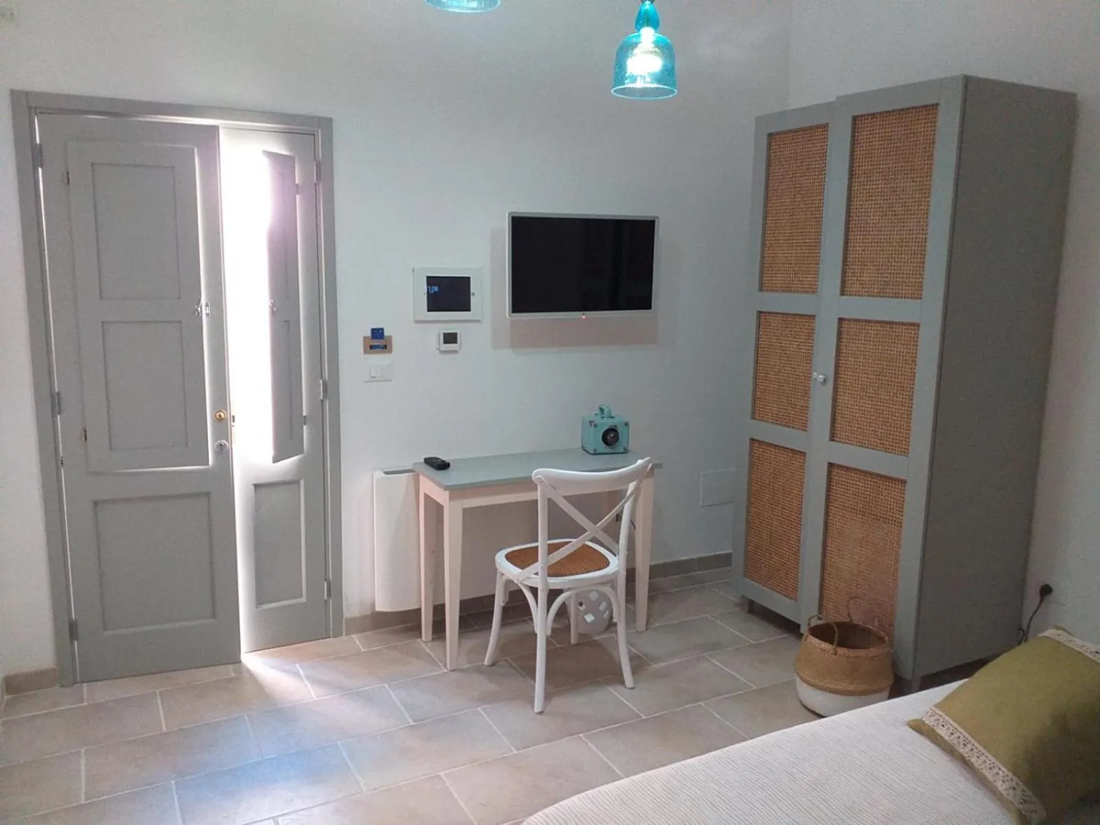 Communal lounge/ TV room, Bed in Dimora Assuntina Martano