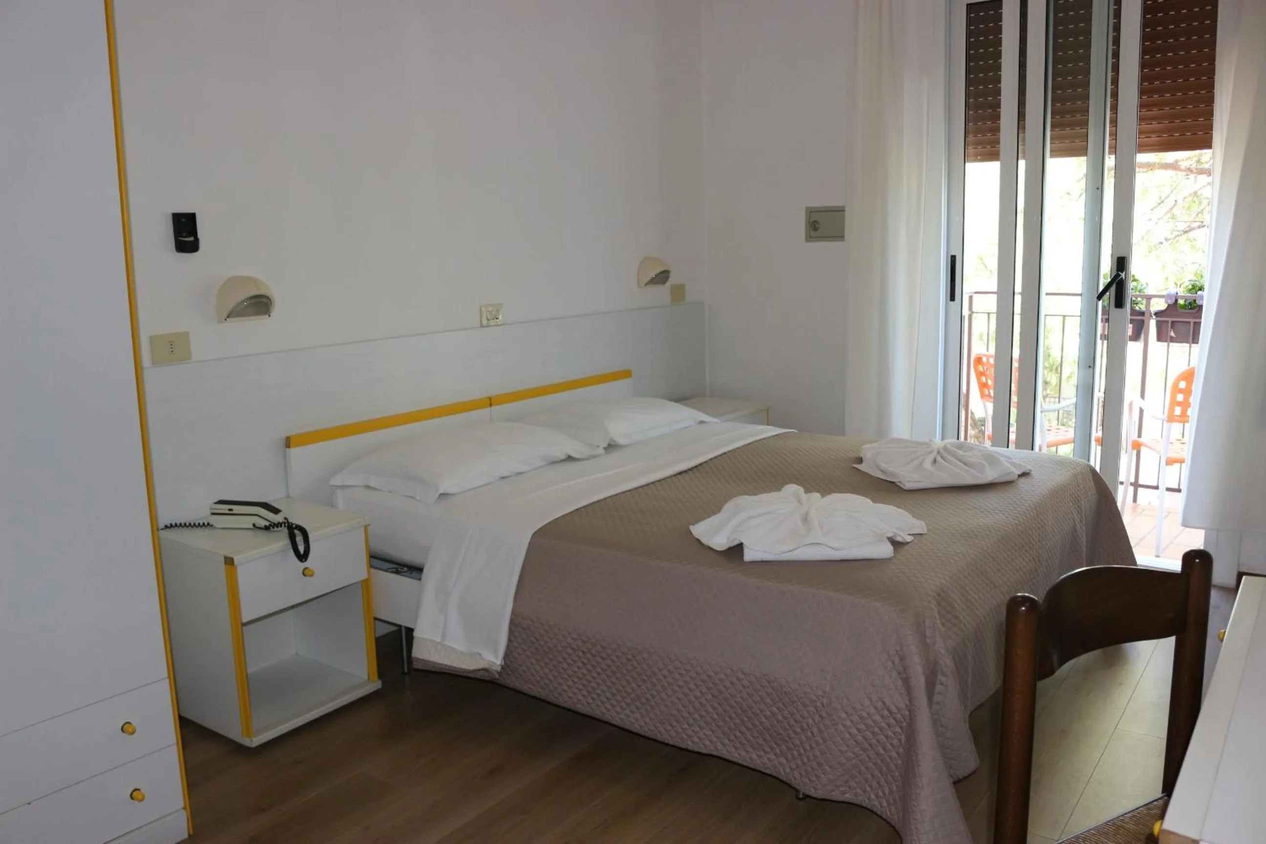 Photo of the whole room, Bed in Hotel Neps