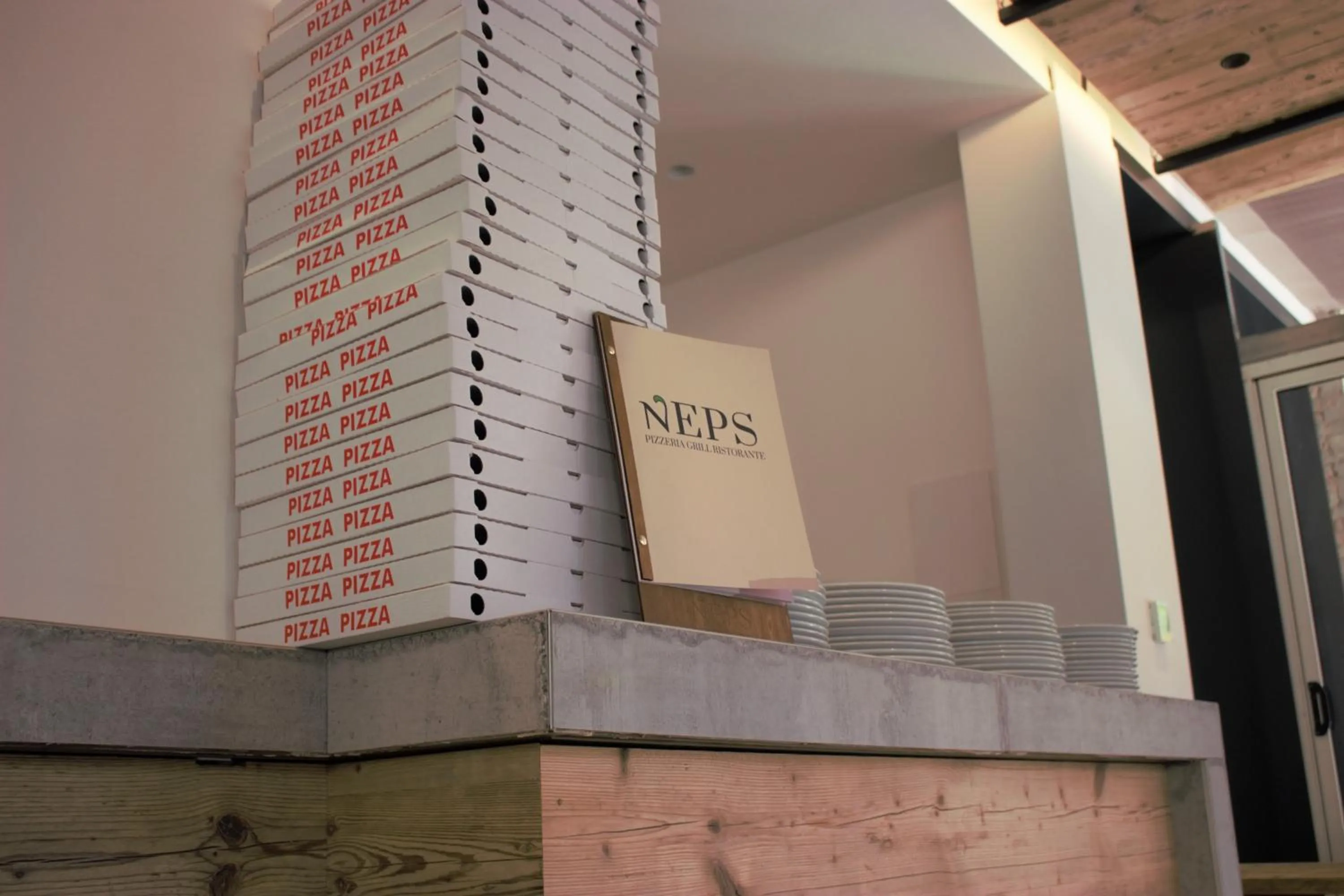 Restaurant/places to eat in Hotel Neps