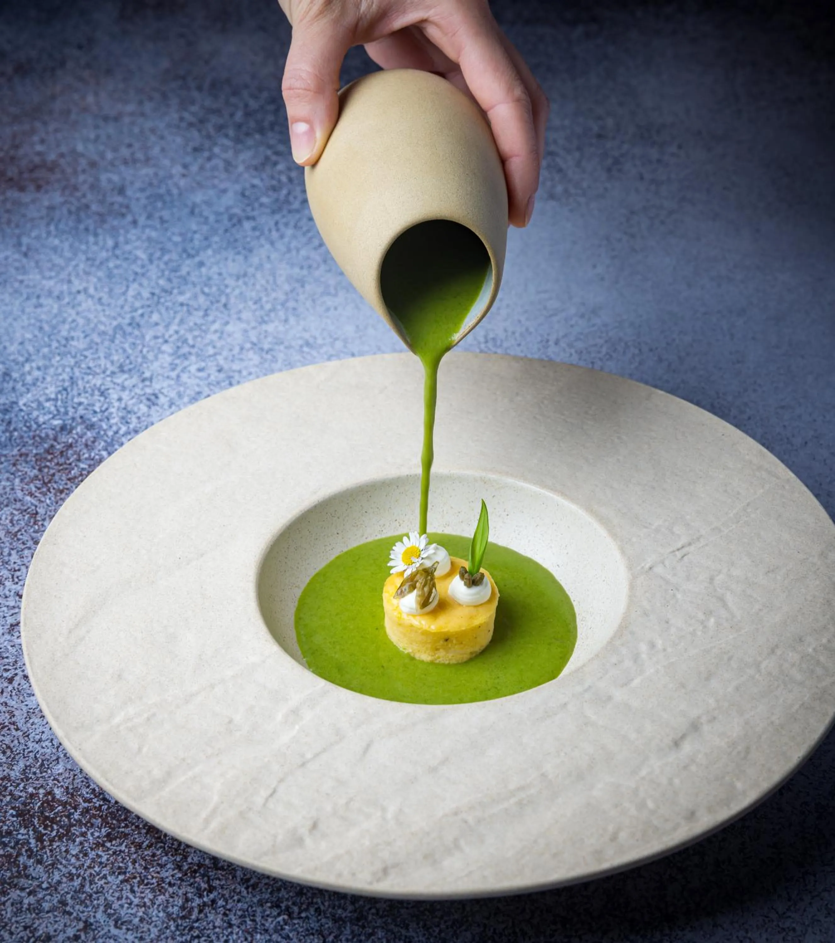 Restaurant/places to eat in Der Schlosswirt zu Anif - Biedermeierhotel und Restaurant