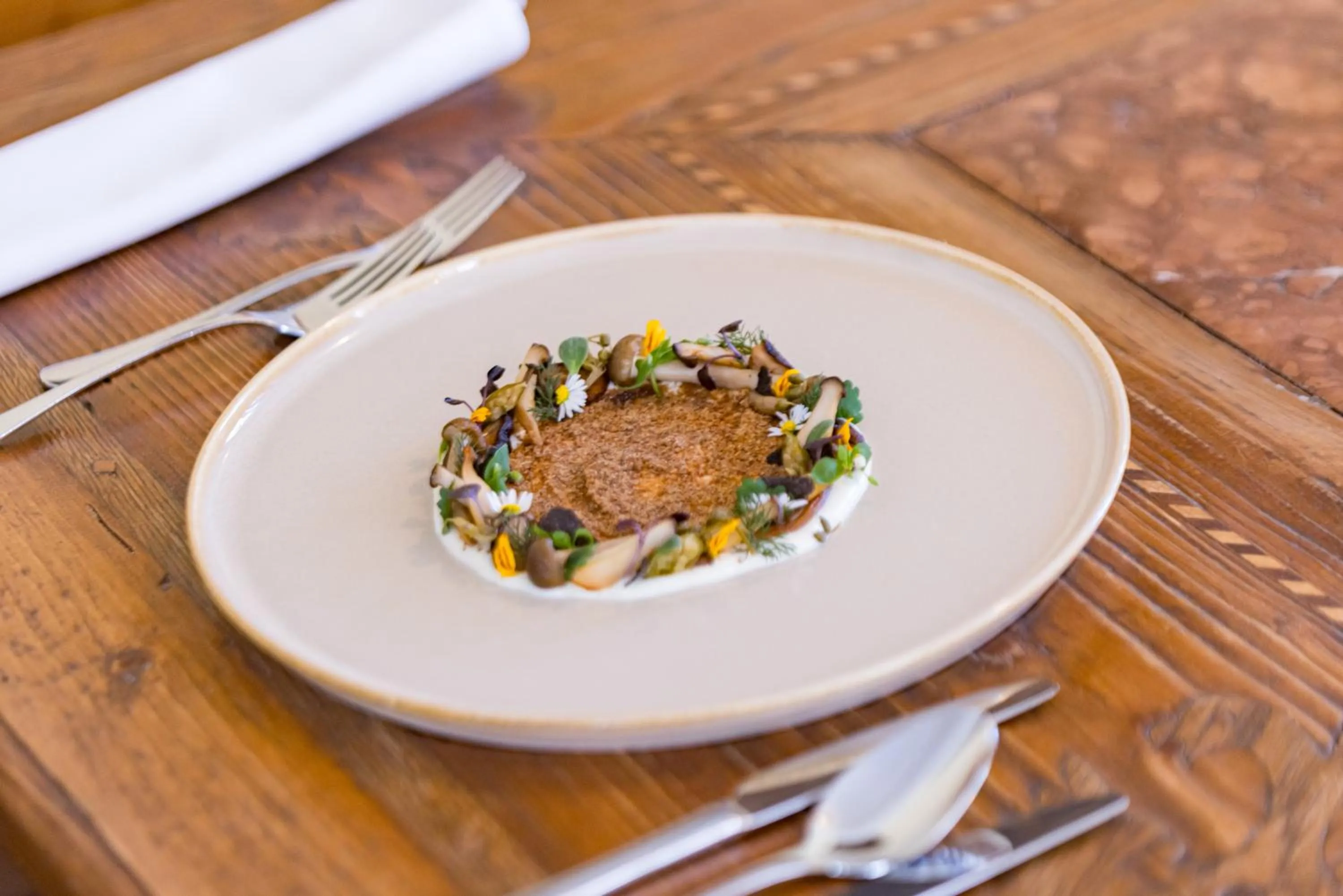 Restaurant/places to eat in Der Schlosswirt zu Anif - Biedermeierhotel und Restaurant