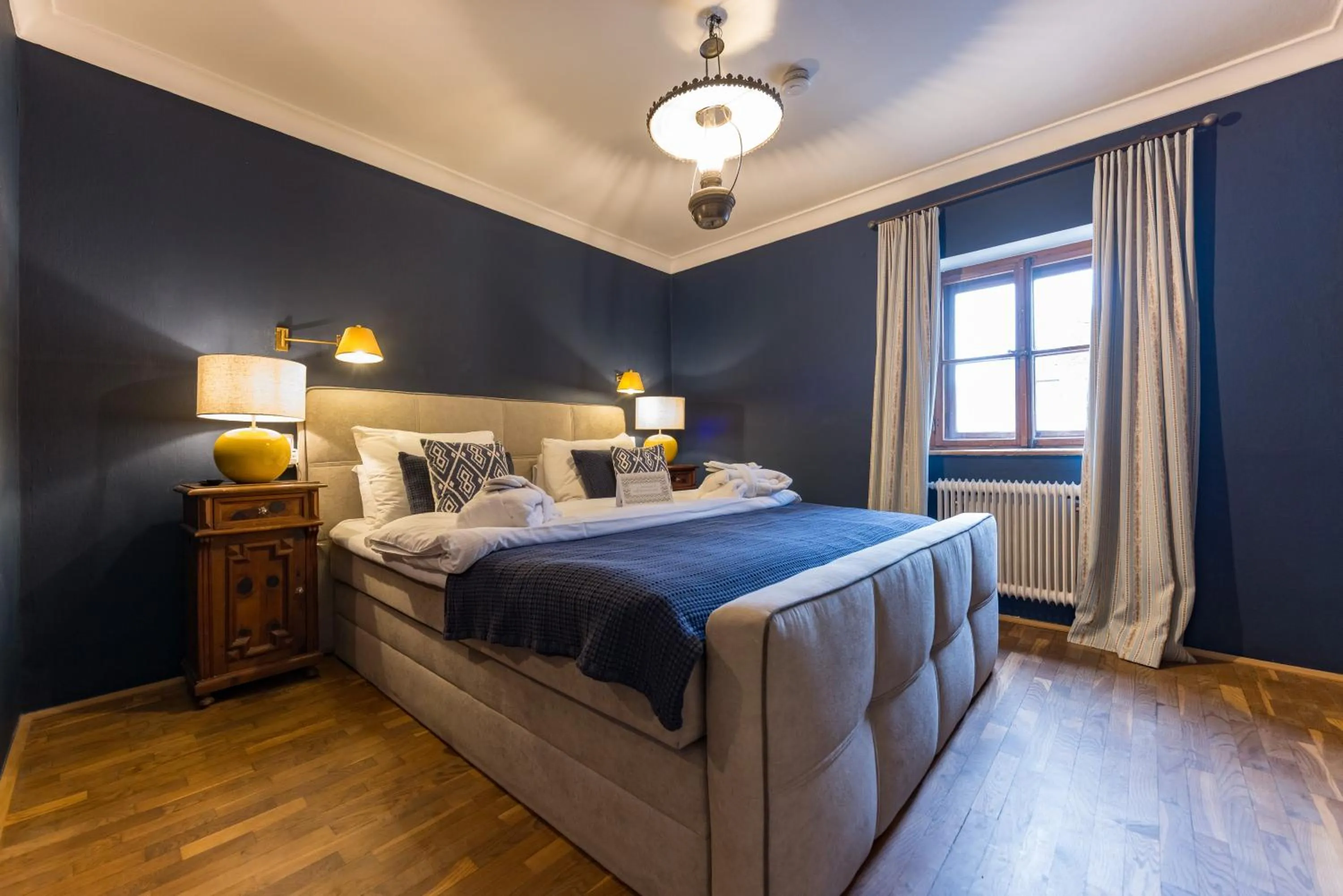 Bed in Der Schlosswirt zu Anif - Biedermeierhotel und Restaurant