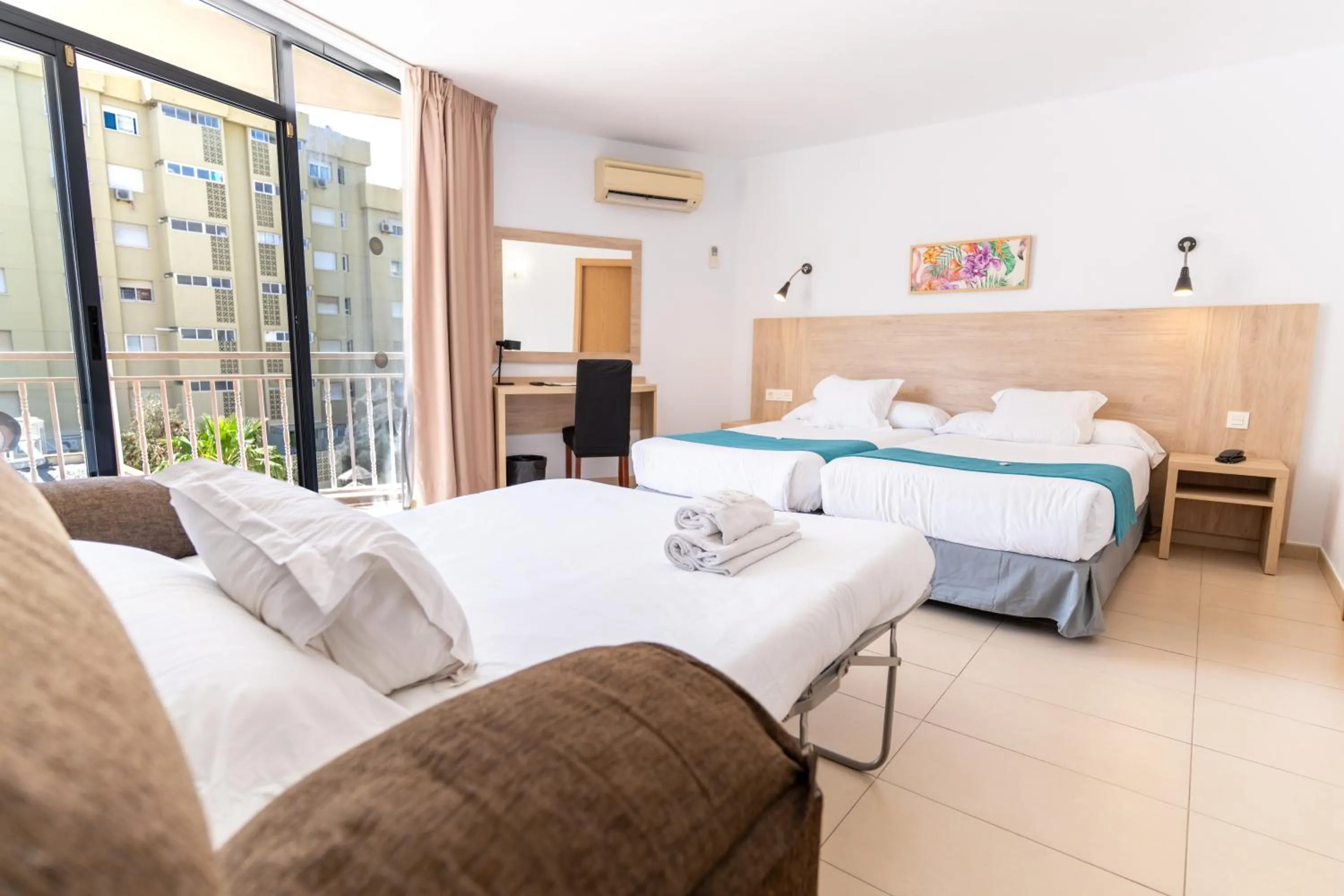 Bed in Hotel Mainare Playa