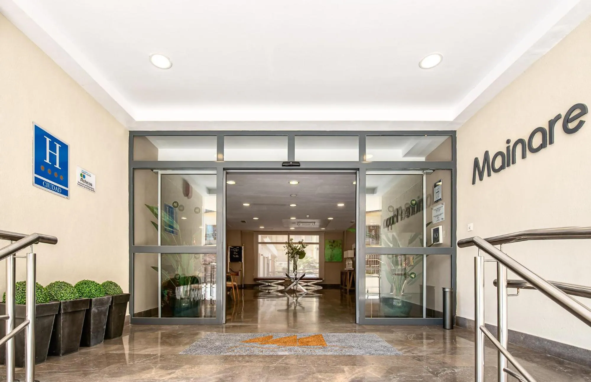 Facade/entrance in Hotel Mainare Playa