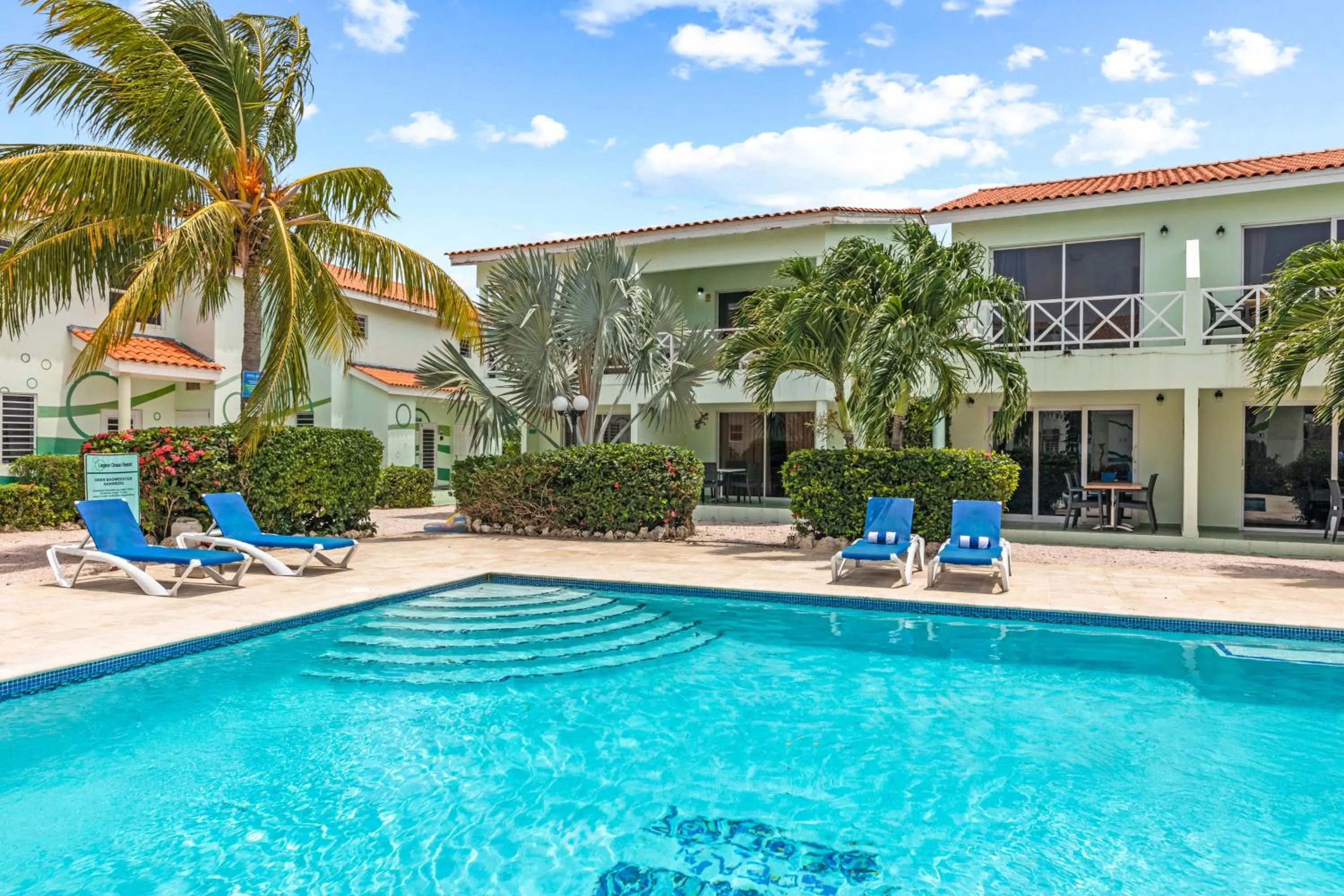 Swimming pool in Lagoon Ocean Resort
