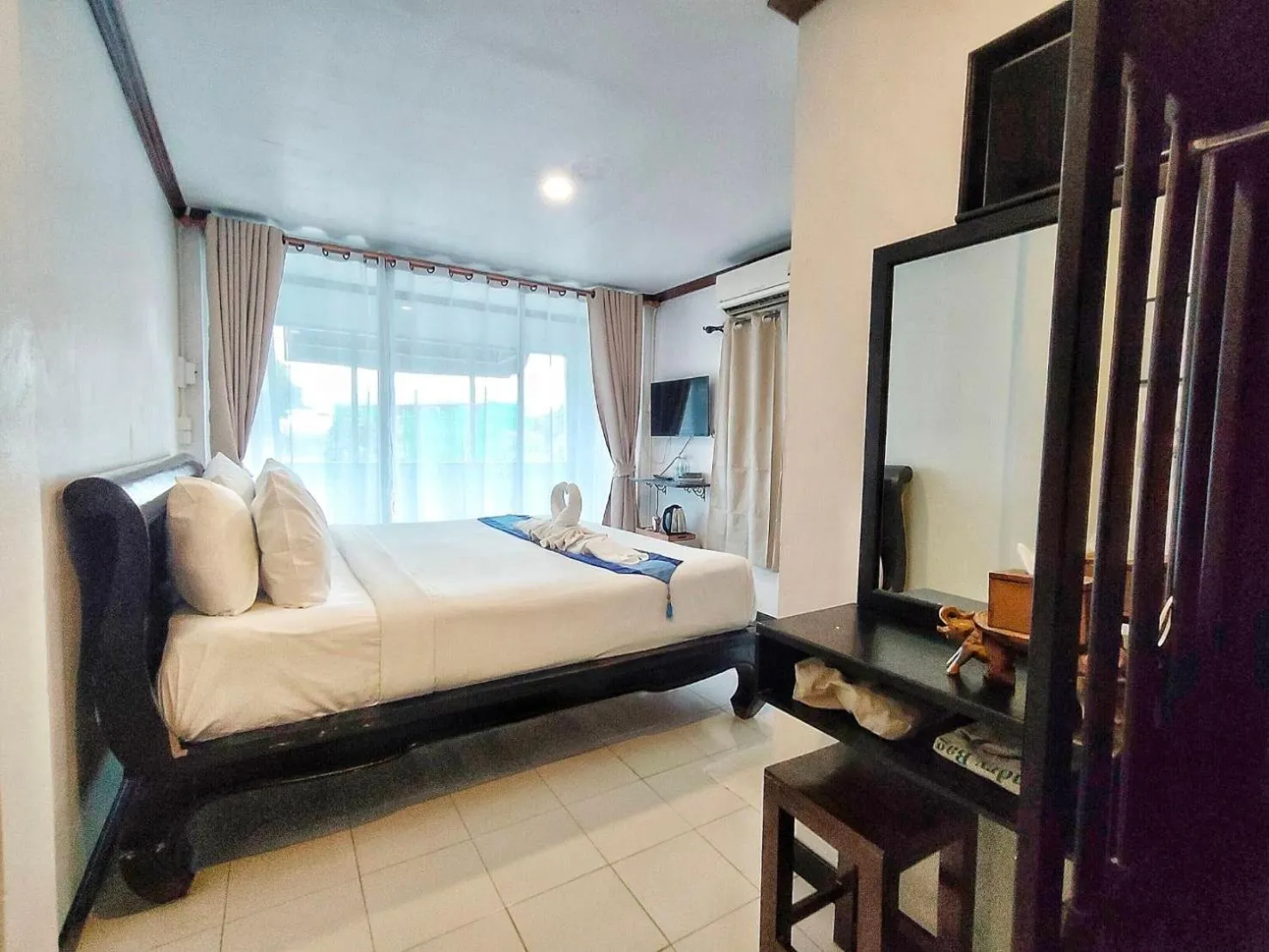 Bedroom, Bed in Vlodge House