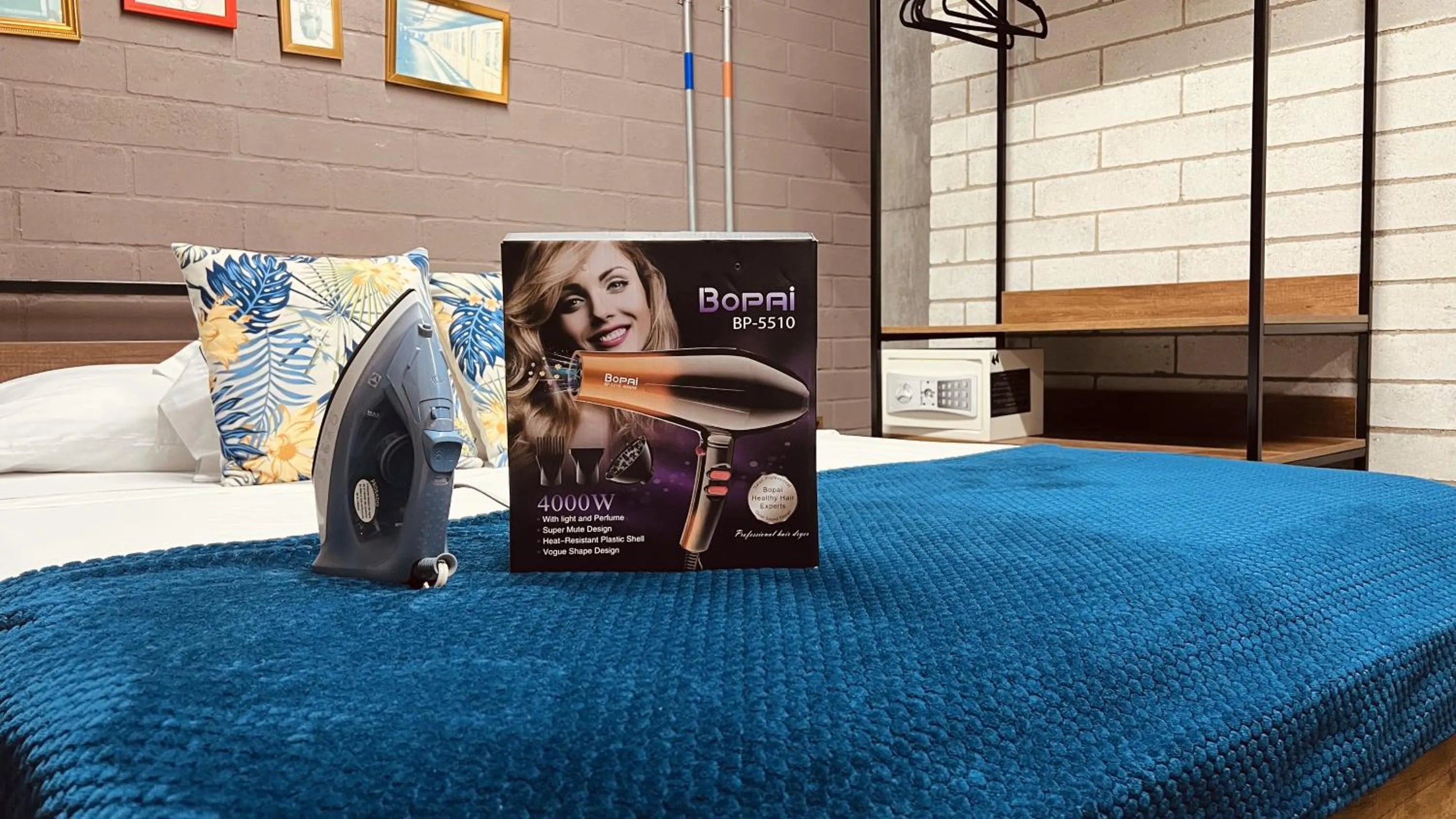 flat iron, Bed in Manila Hotel Boutique