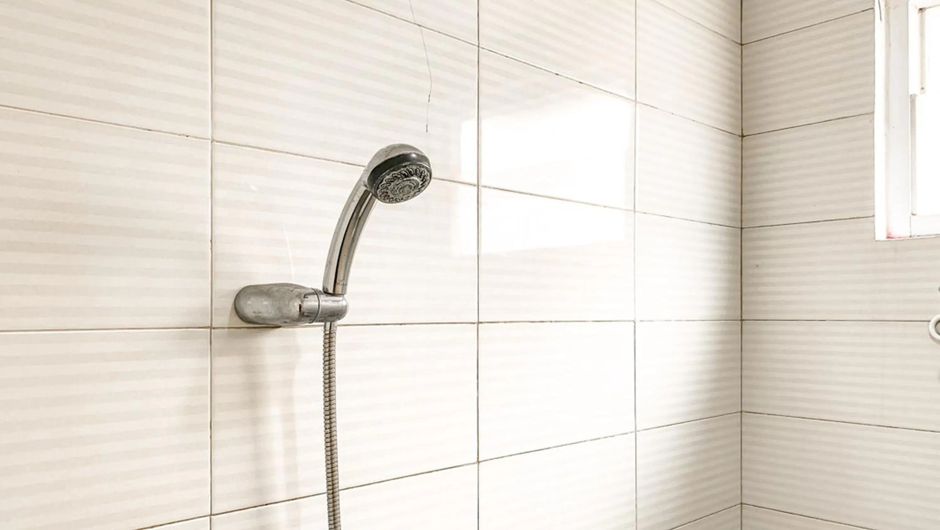 Bathroom in Griya Rasuna Jakarta Mitra RedDoorz