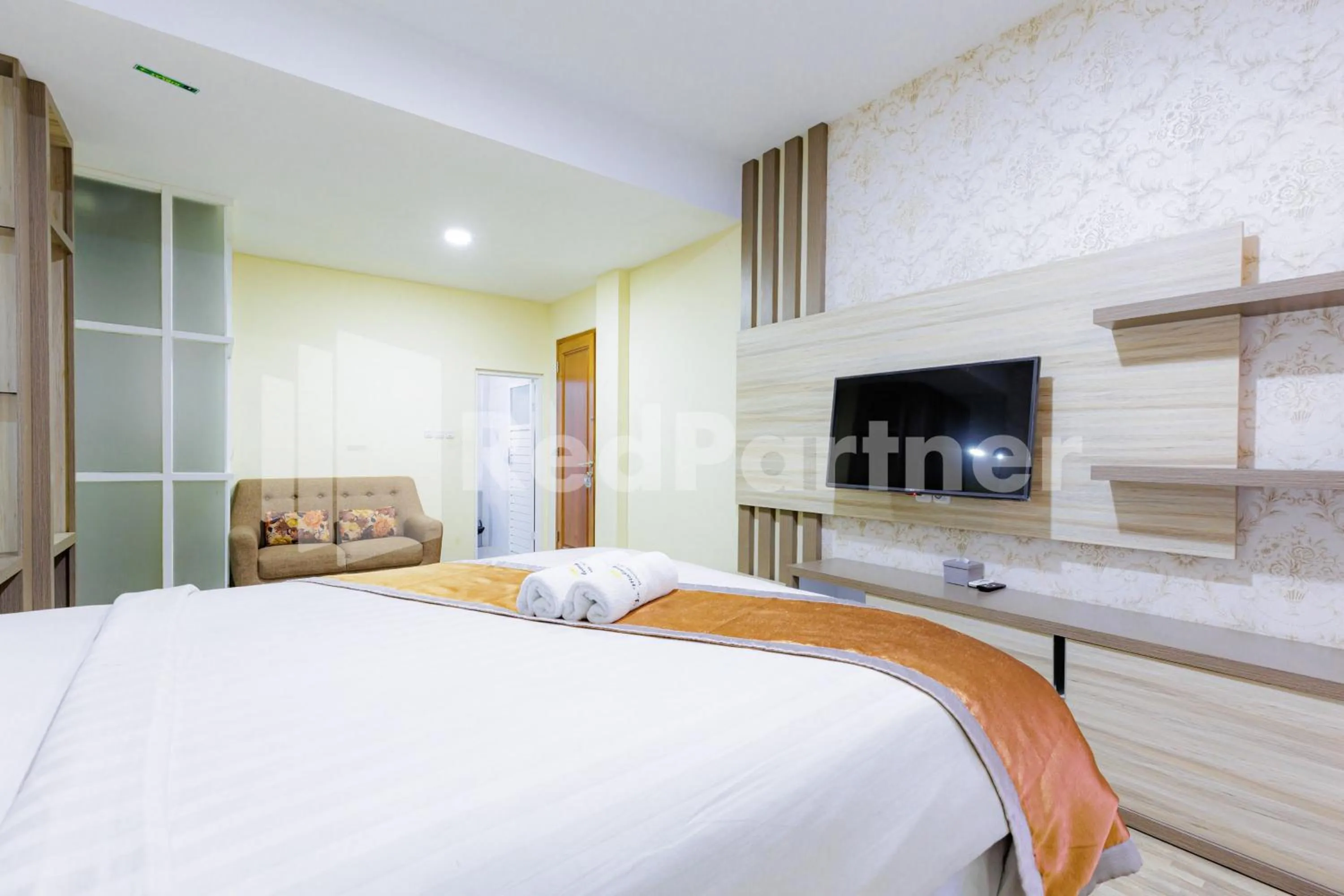 Bedroom, Bed in De Malang Sweet Homestay Syariah Mitra RedDoorz