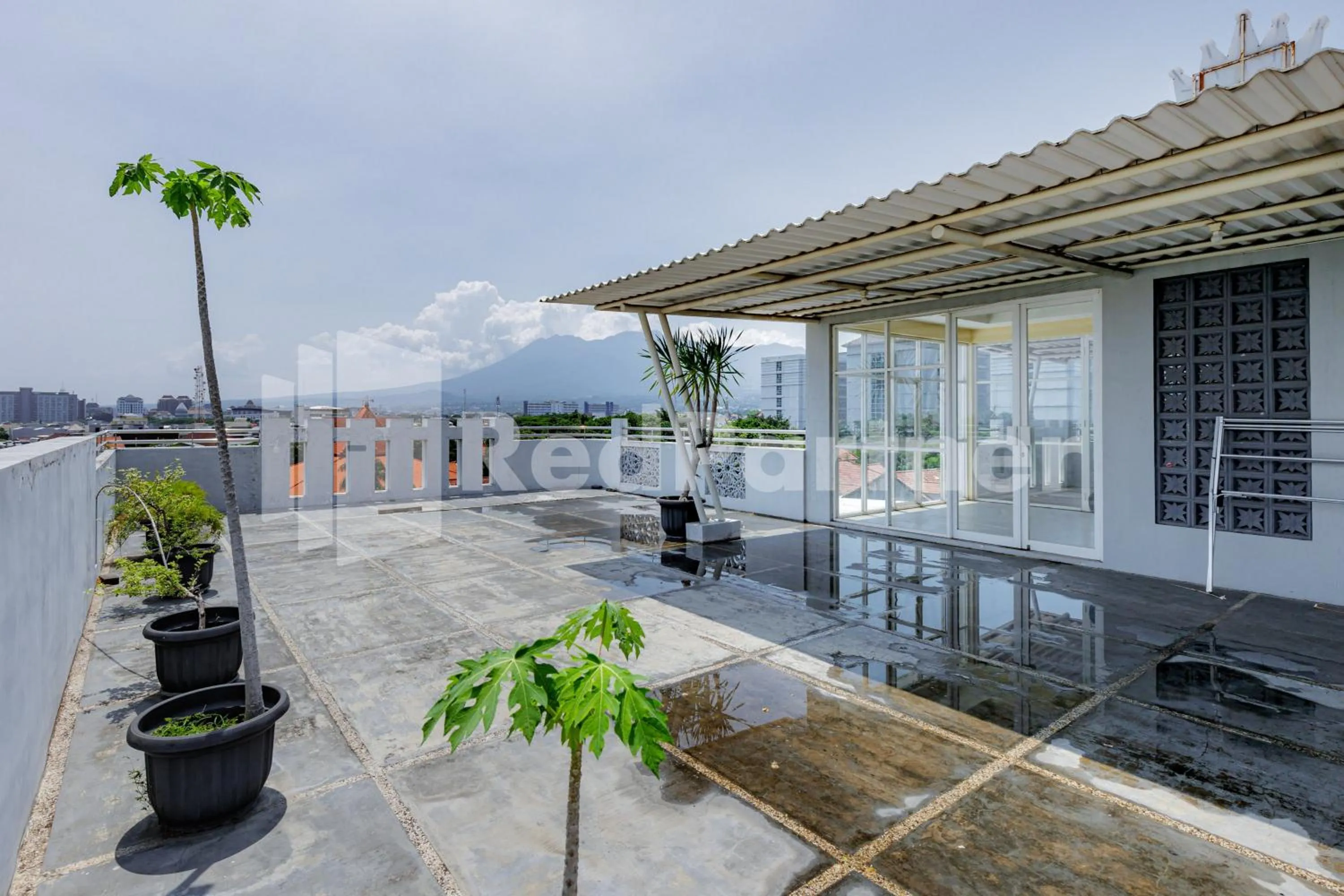 Property building in De Malang Sweet Homestay Syariah Mitra RedDoorz