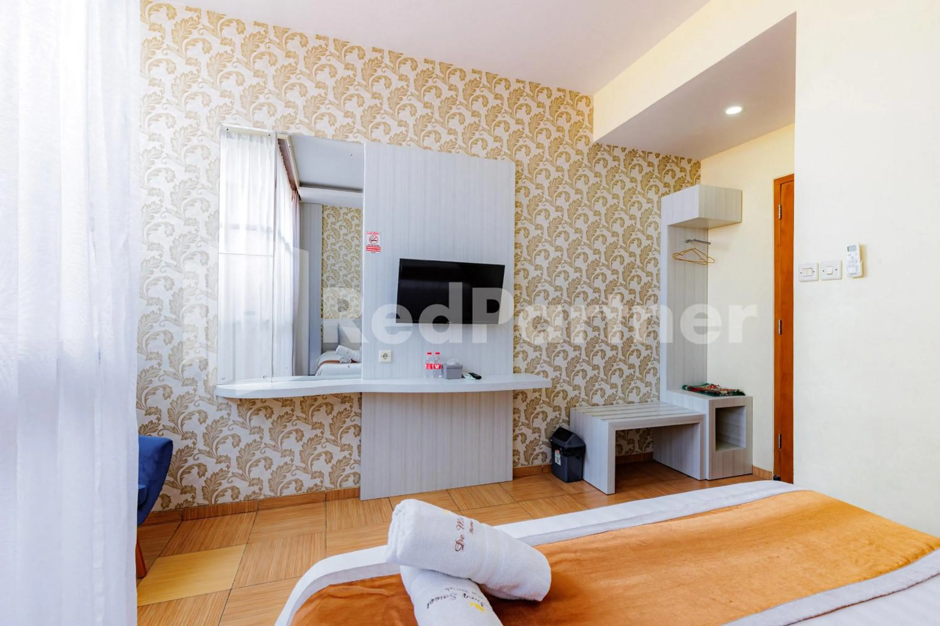 Bedroom, Bed in De Malang Sweet Homestay Syariah Mitra RedDoorz