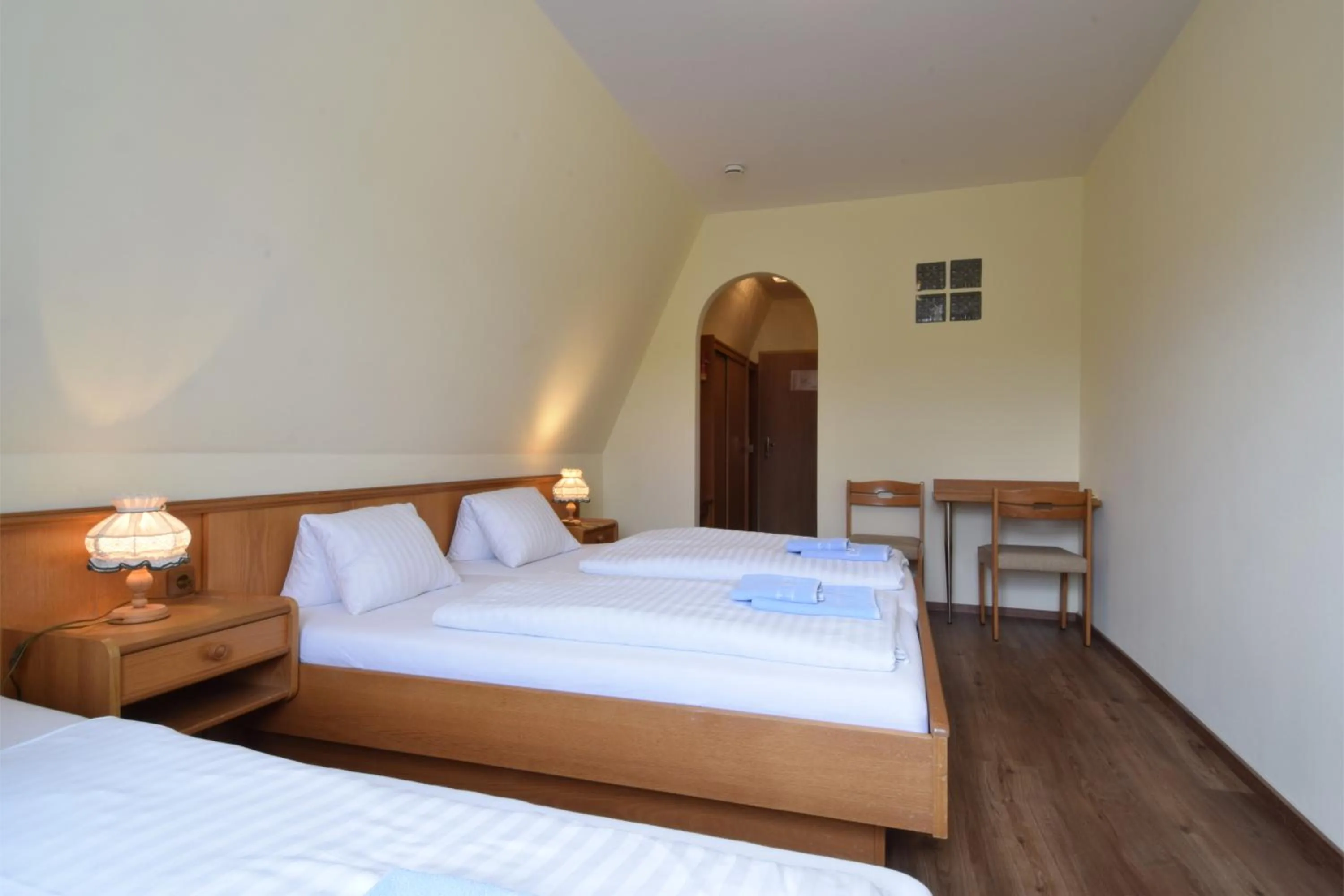 Bedroom, Bed in Hotel Restaurant Müllner