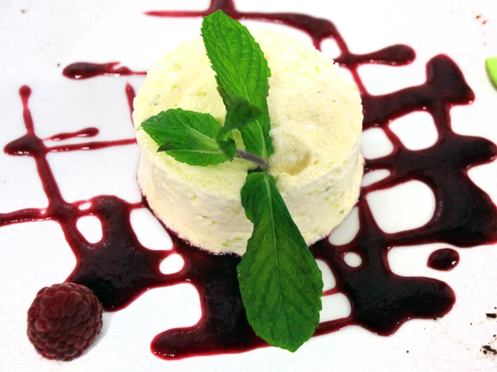 Food in Hotel de L'Oise