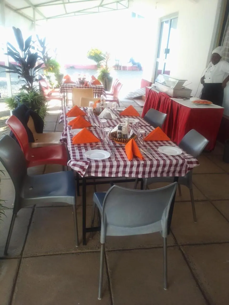 Restaurant/places to eat in Melvic Hotel