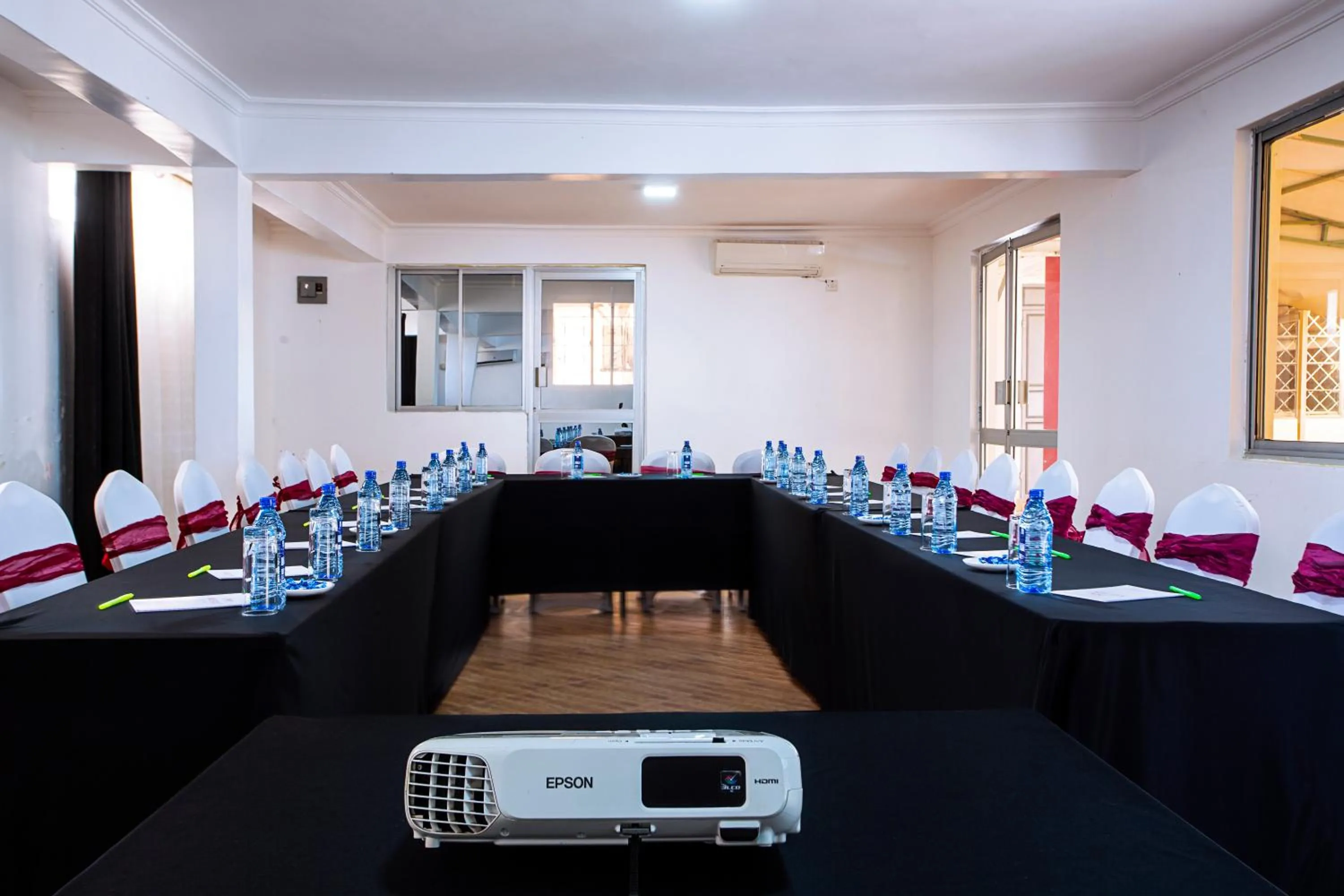 Meeting/conference room in Melvic Hotel