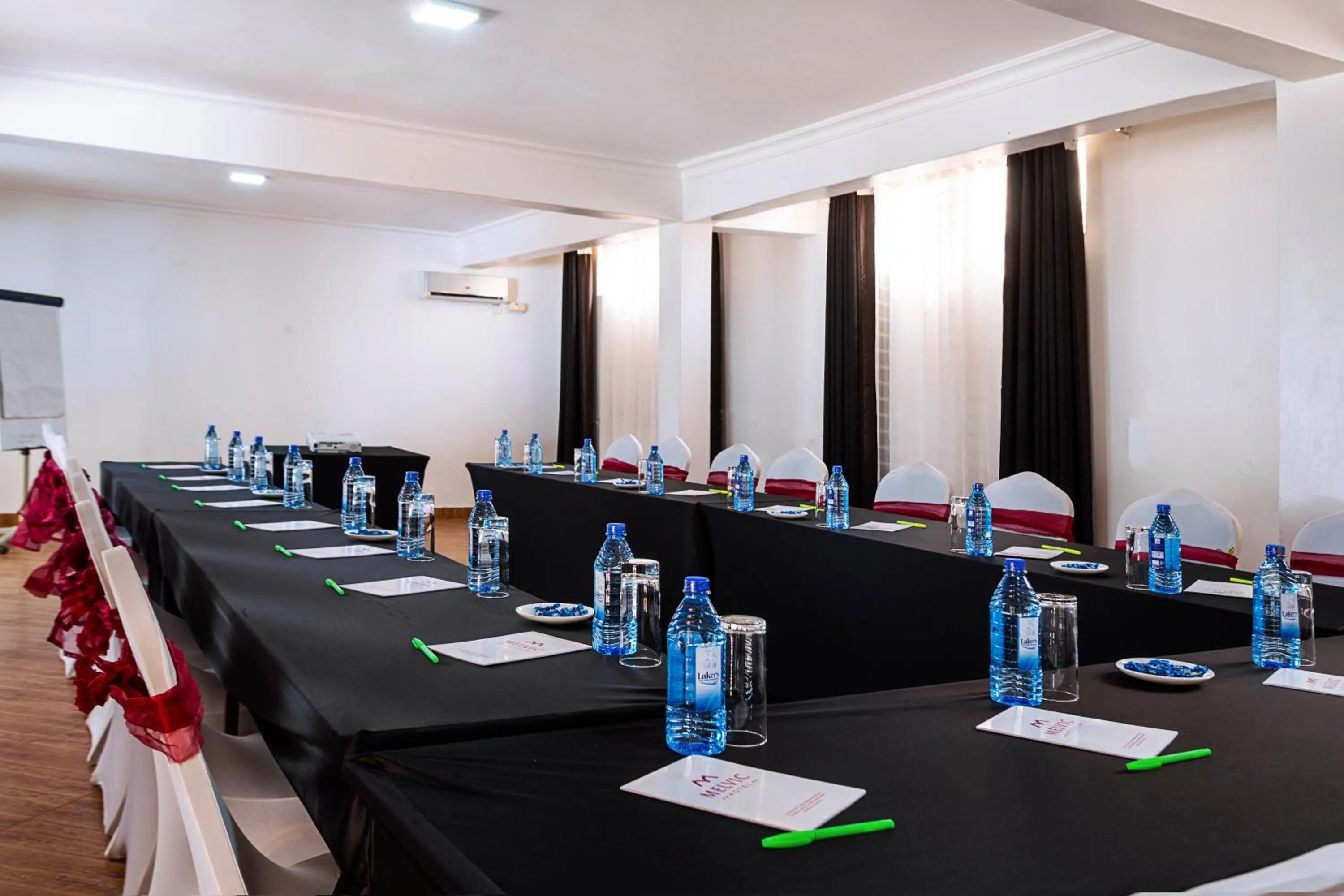 Meeting/conference room in Melvic Hotel