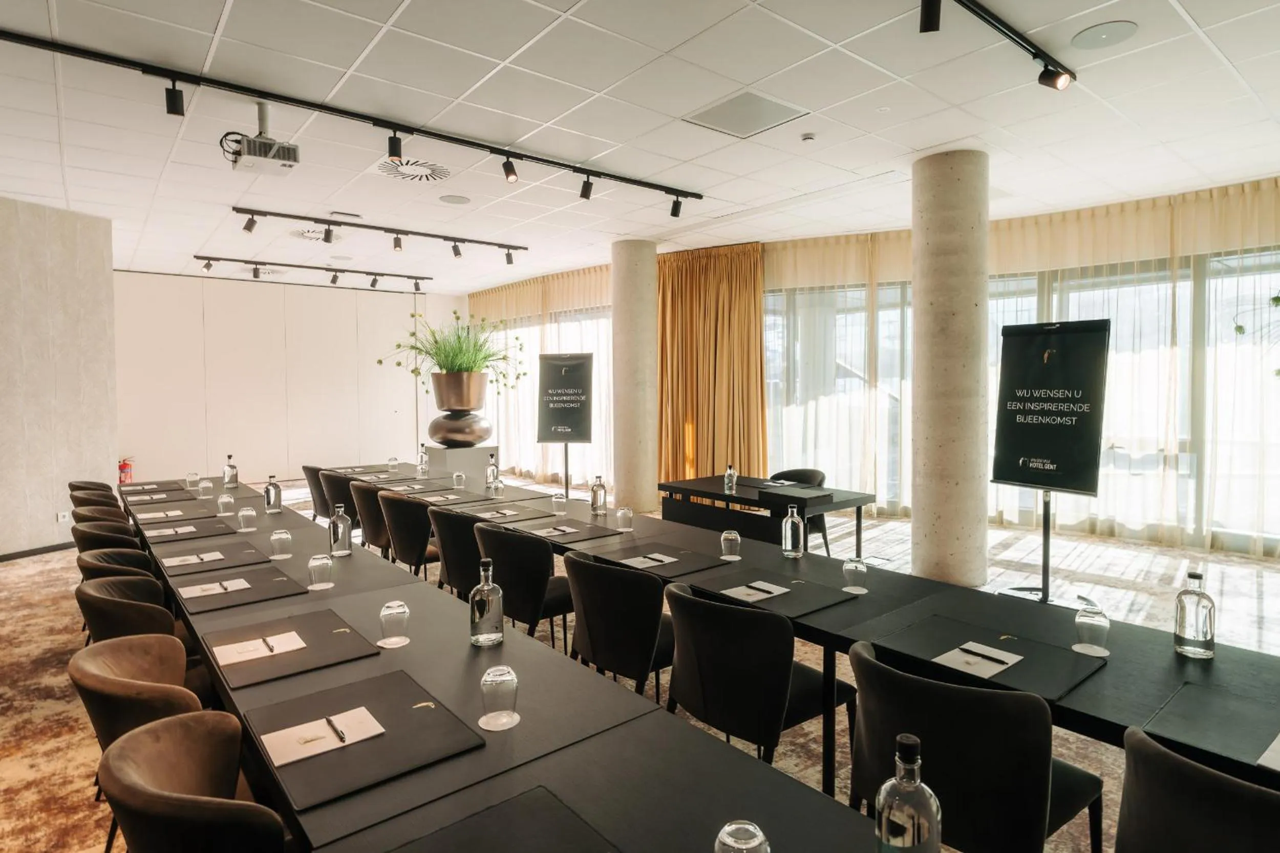 Meeting/conference room in Van der Valk Hotel Gent