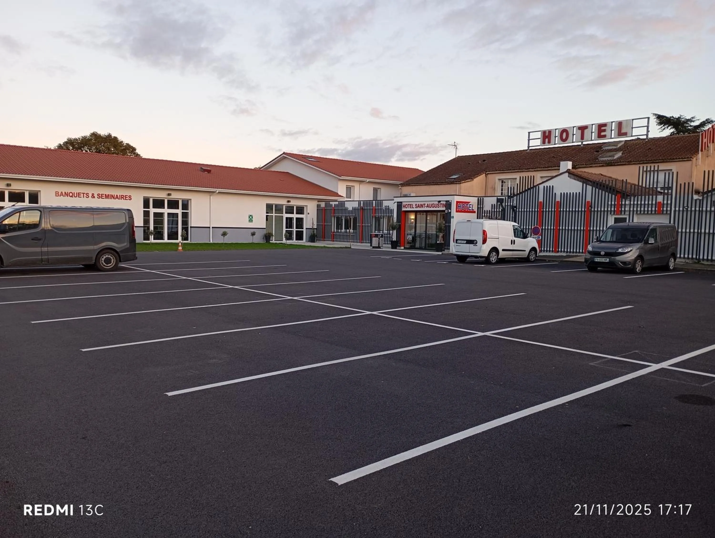 Parking in HSA - Le Relax