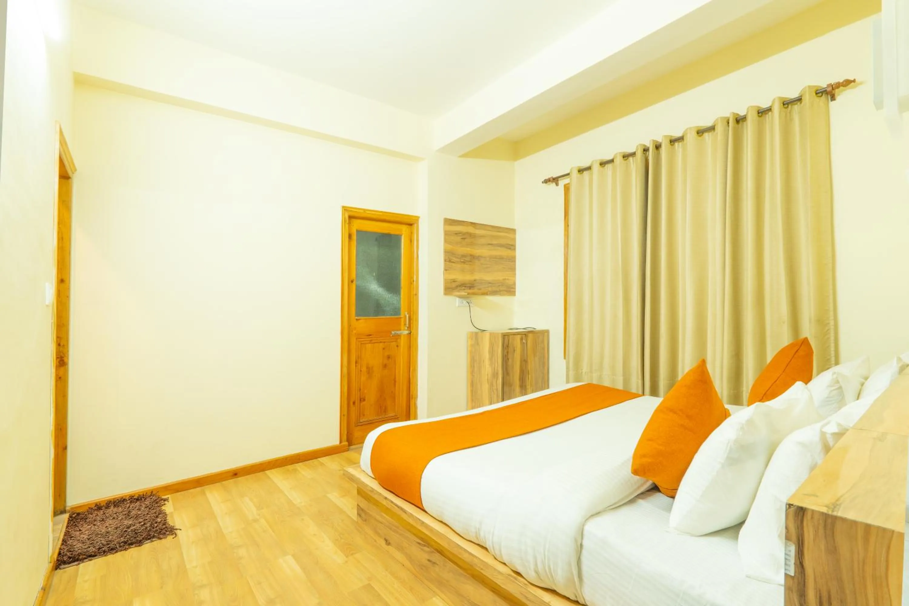Bed in Hotel Rising Star With Garden With Private Parking Near To Mall Road