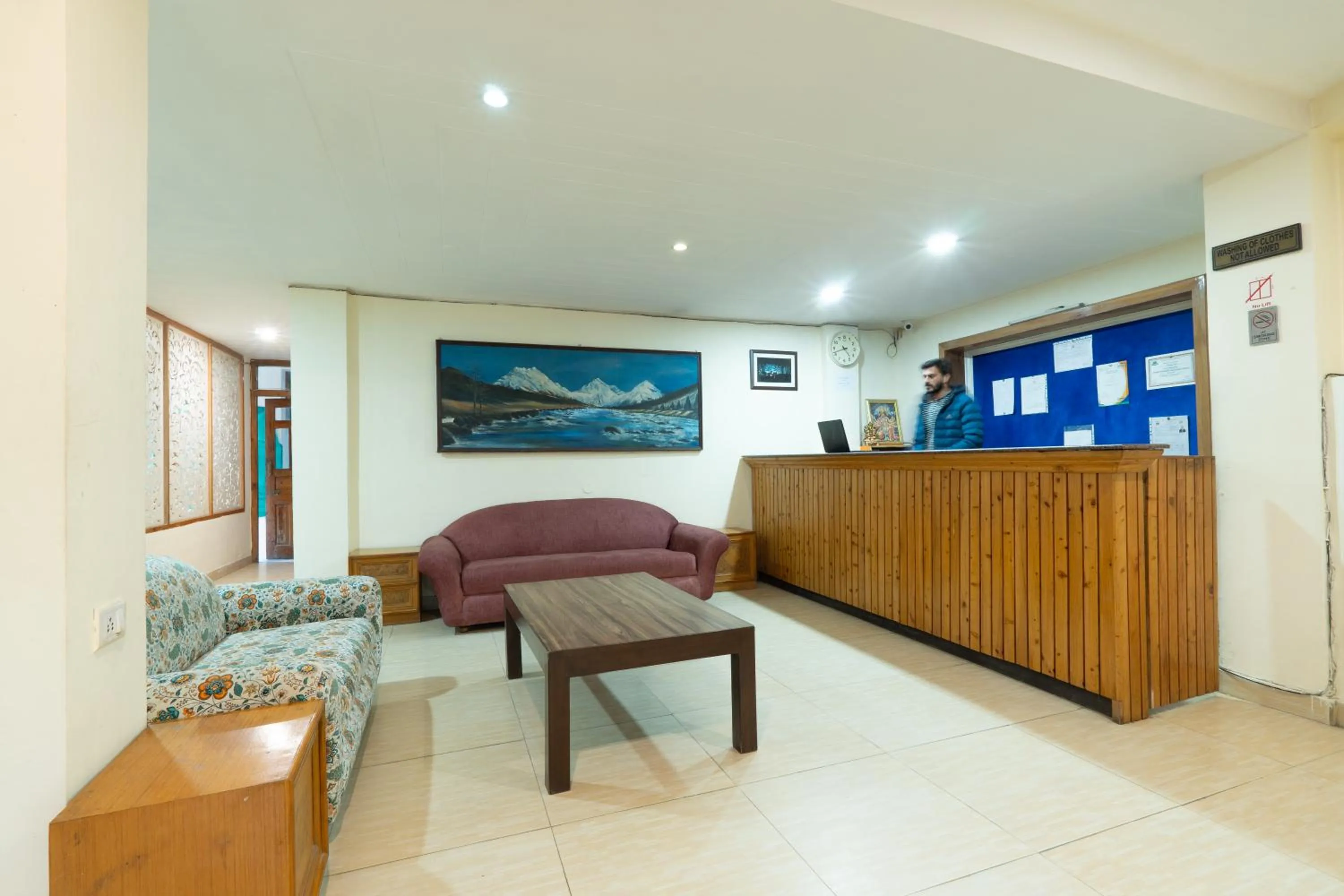 Lobby or reception in Hotel Rising Star With Garden With Private Parking Near To Mall Road