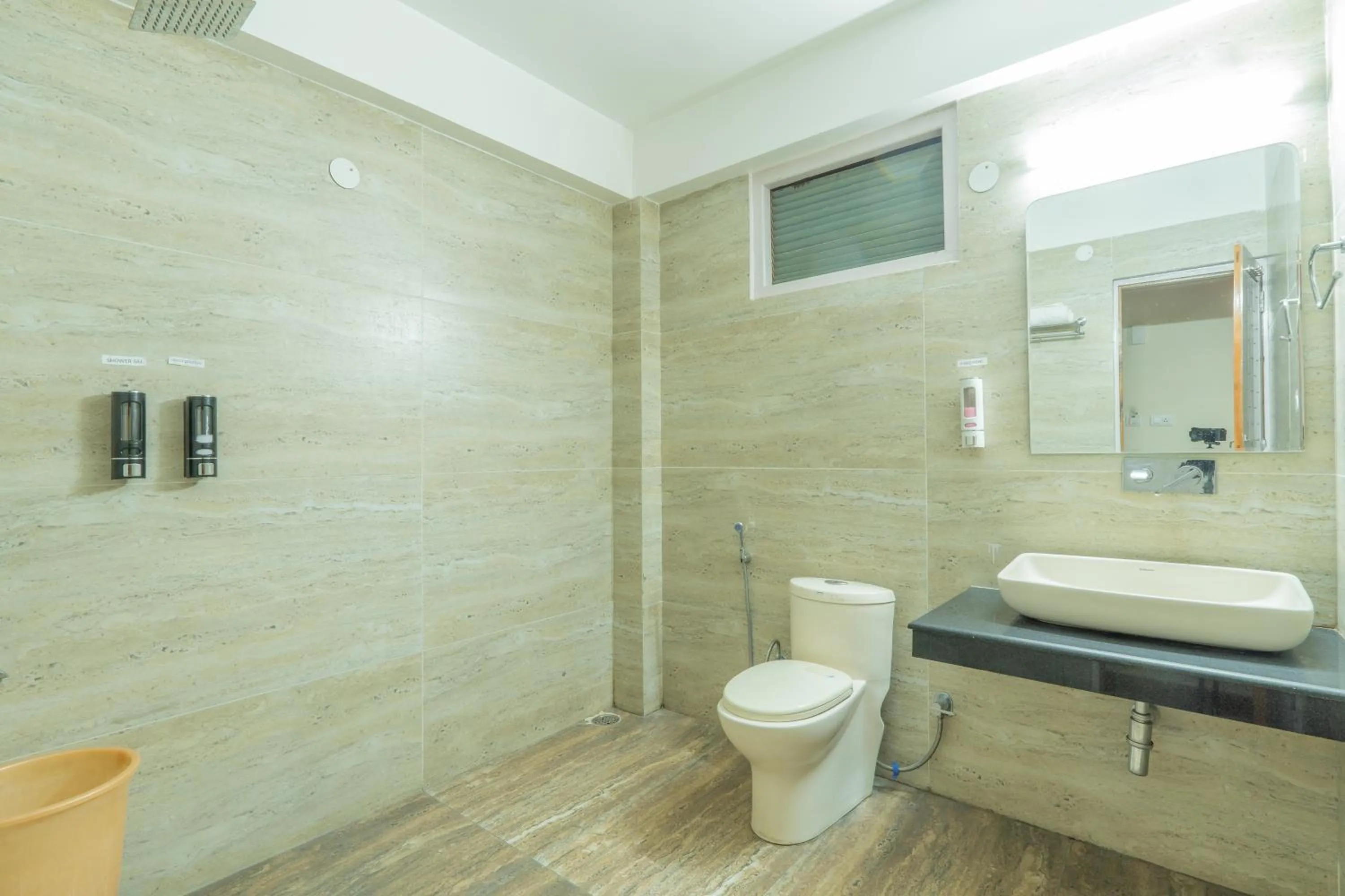 Toilet in Hotel Rising Star With Garden With Private Parking Near To Mall Road