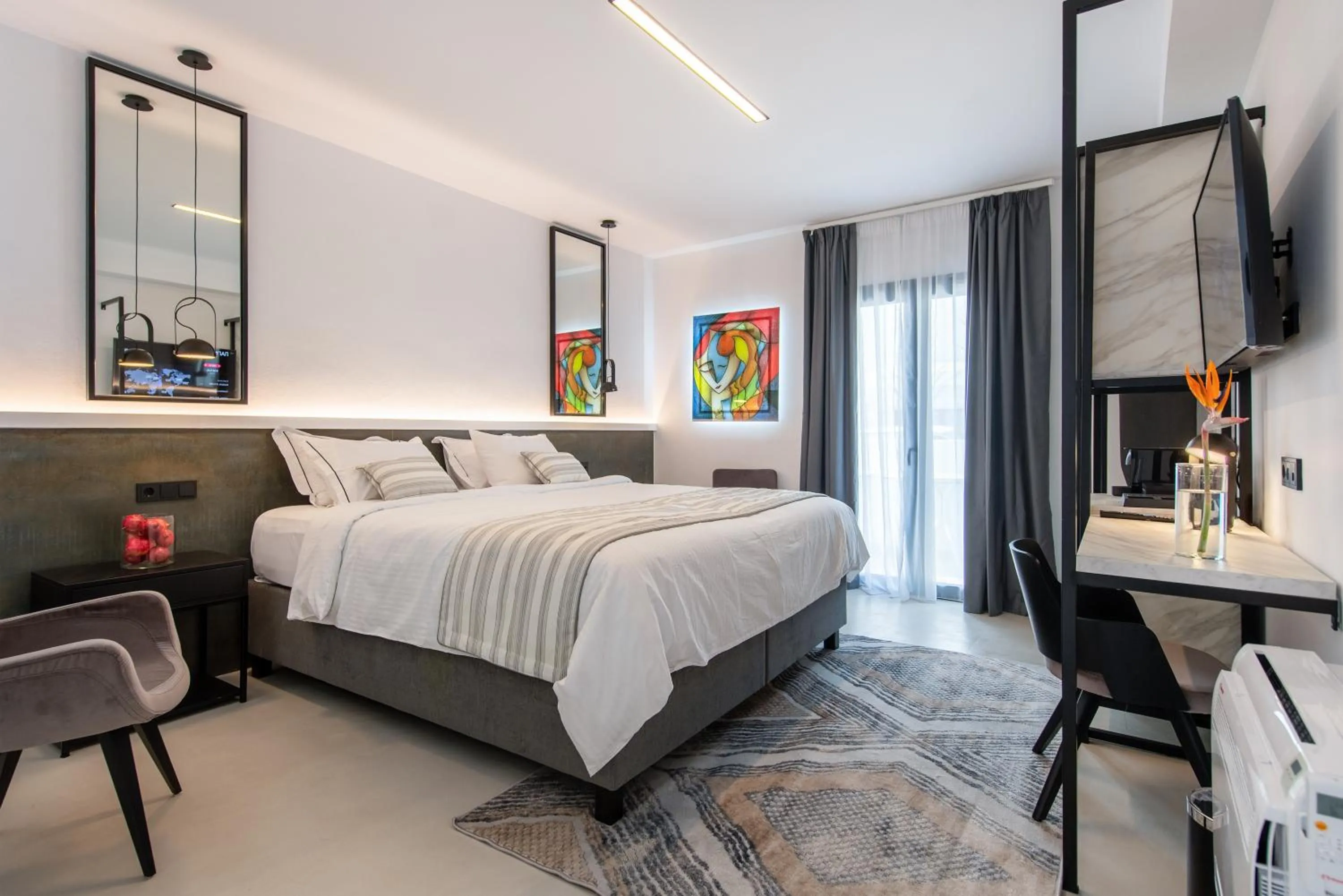 Bed in Central Boutique Hotel by naoussa hills adults only