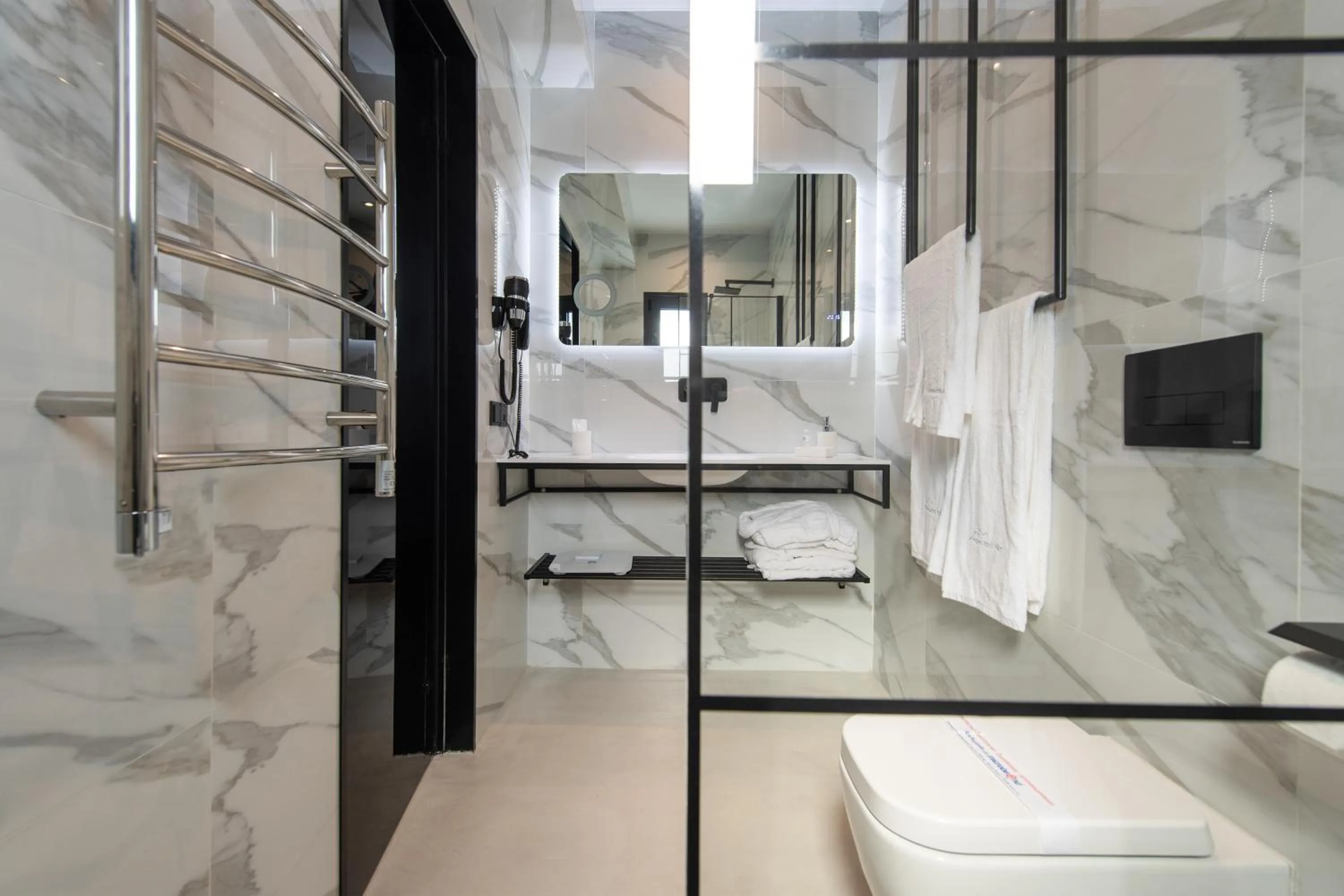 Central Boutique Hotel by naoussa hills adults only