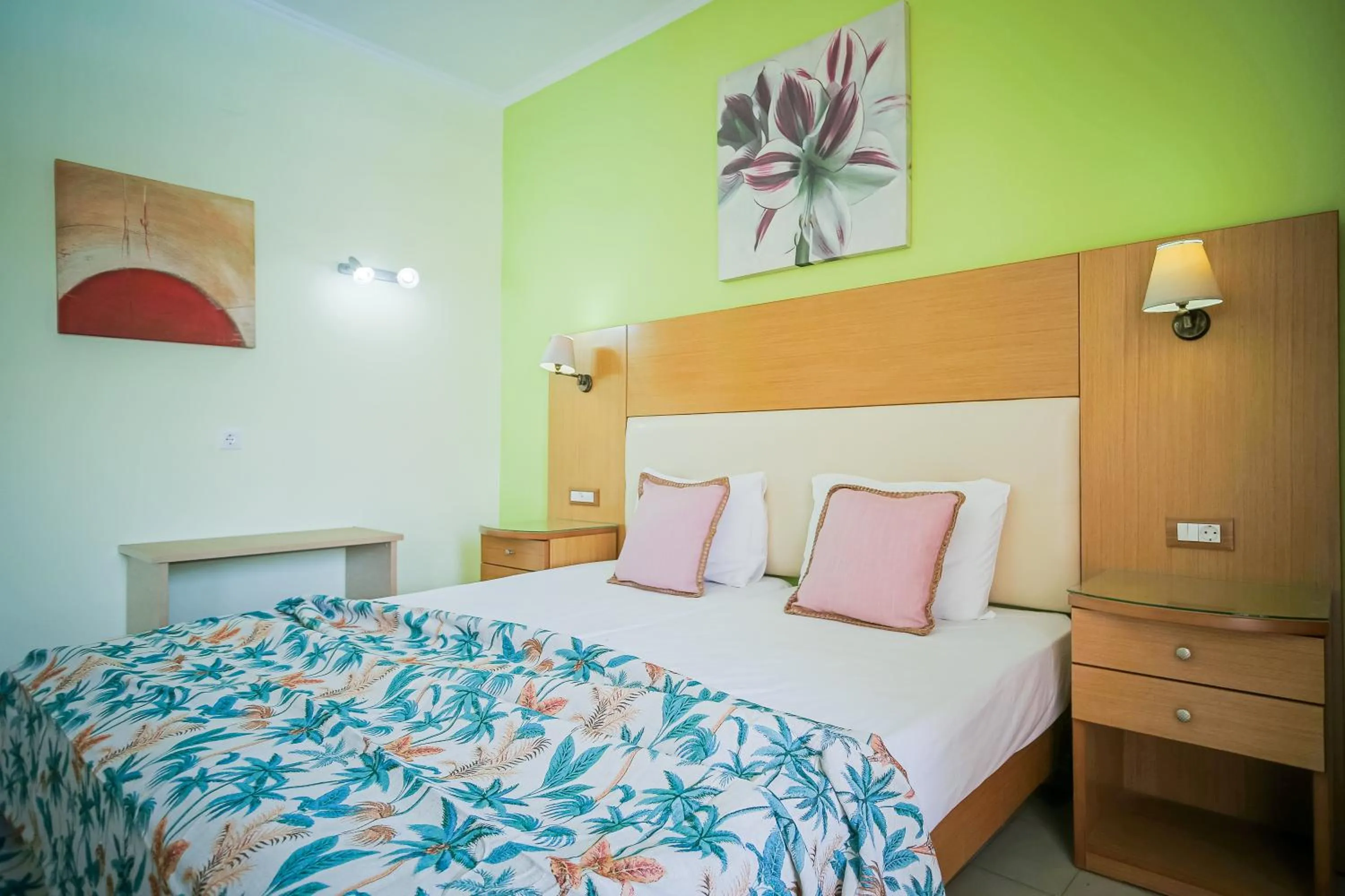 Bed in Rose Club Apartments