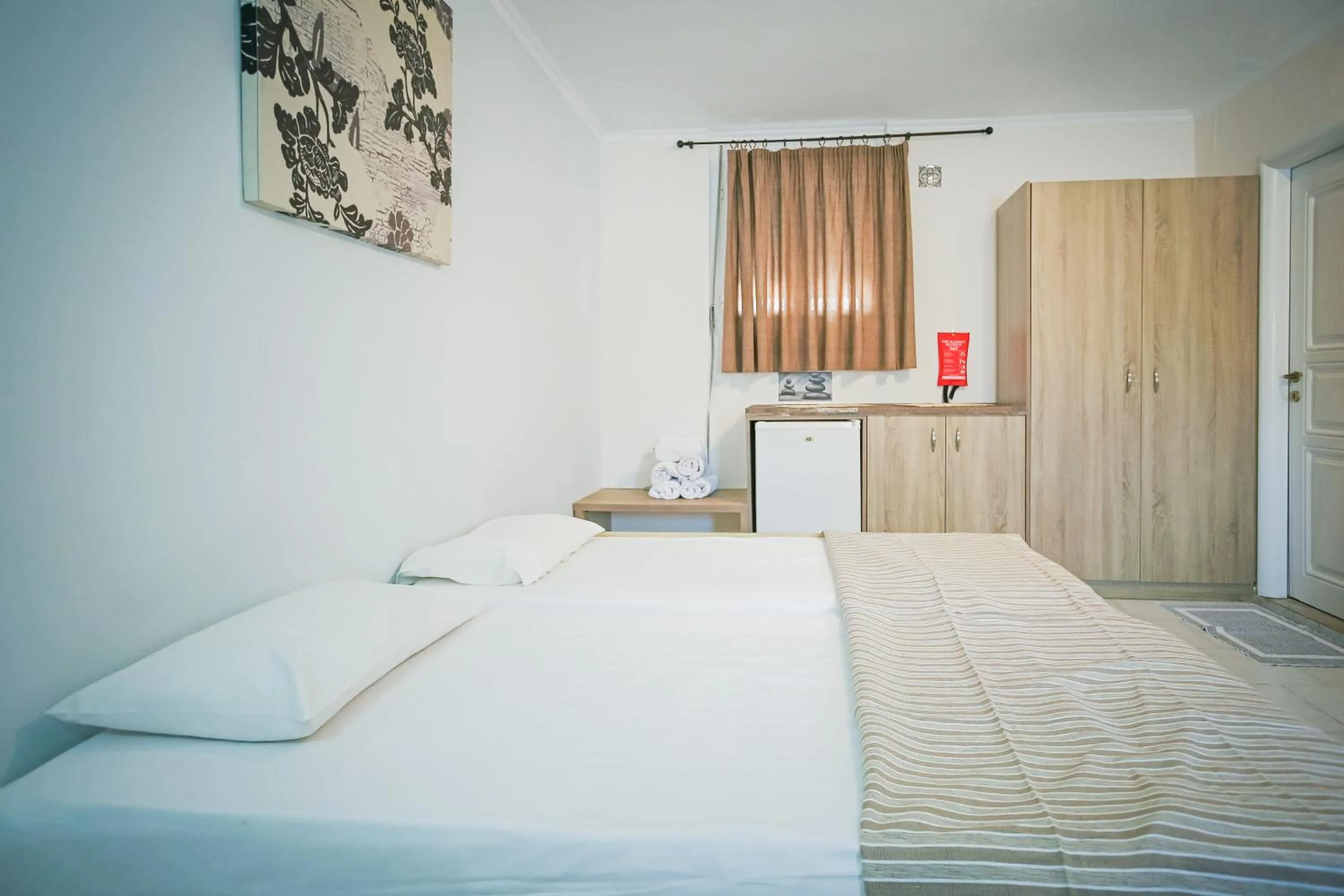 Bedroom, Bed in Rose Club Apartments