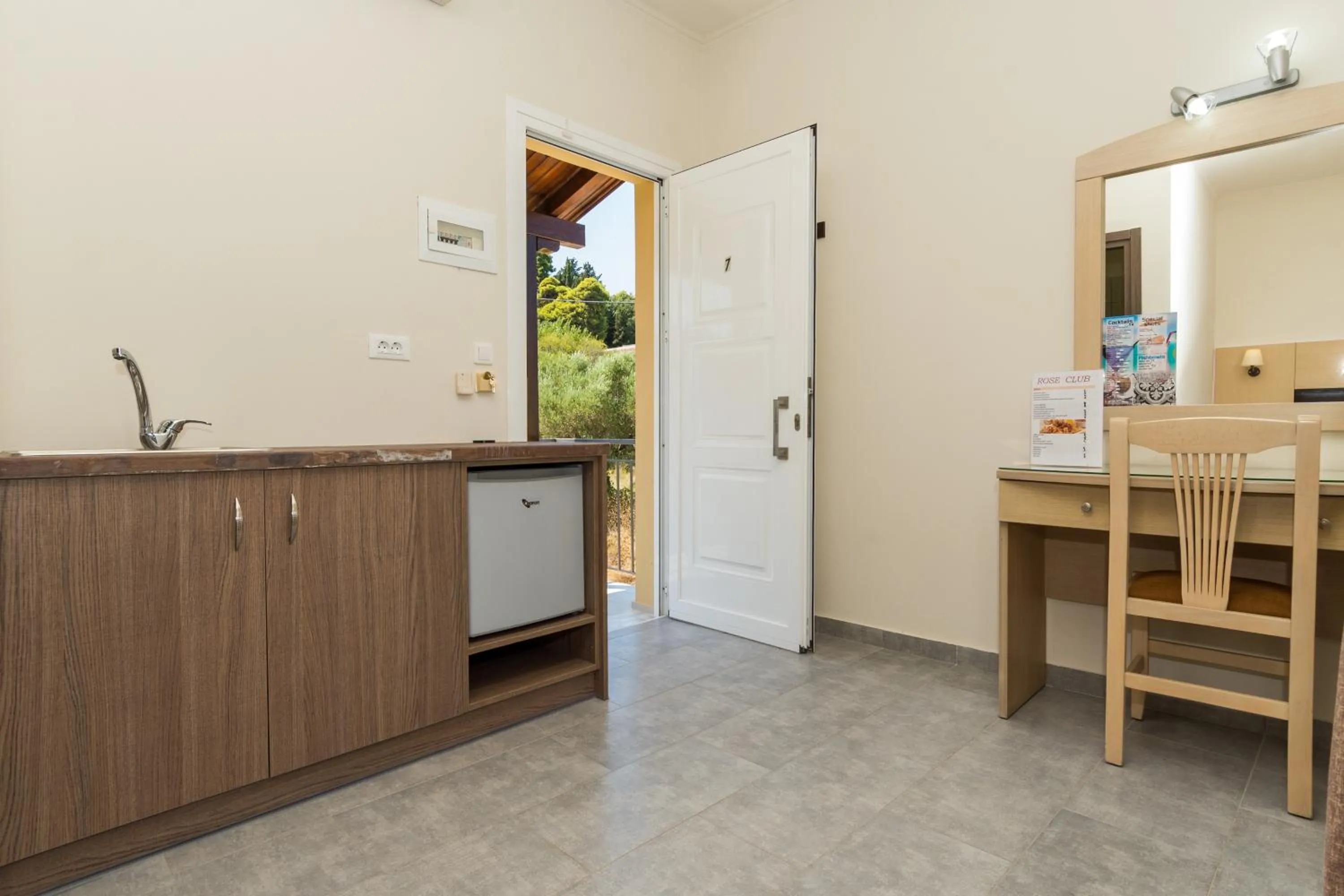 Kitchen or kitchenette in Rose Club Apartments