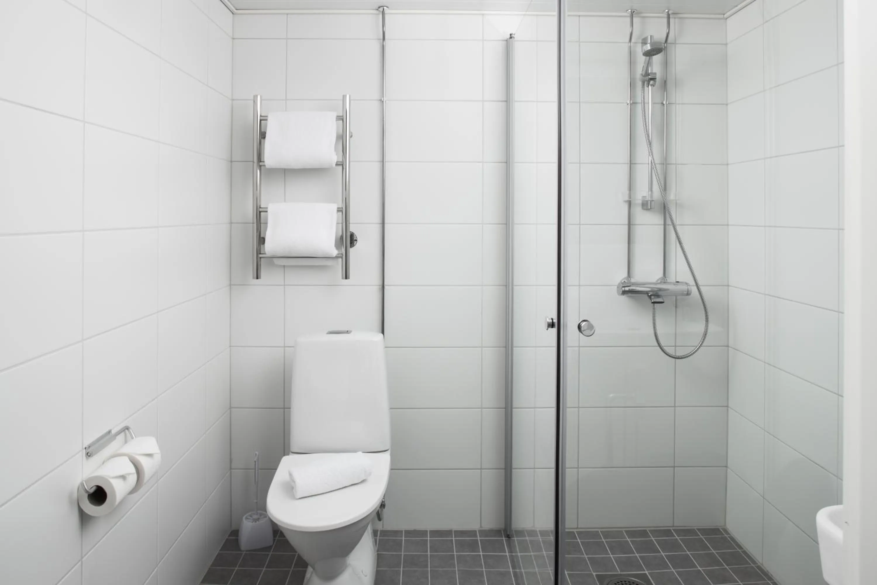 Shower in Omena Hotel Pori