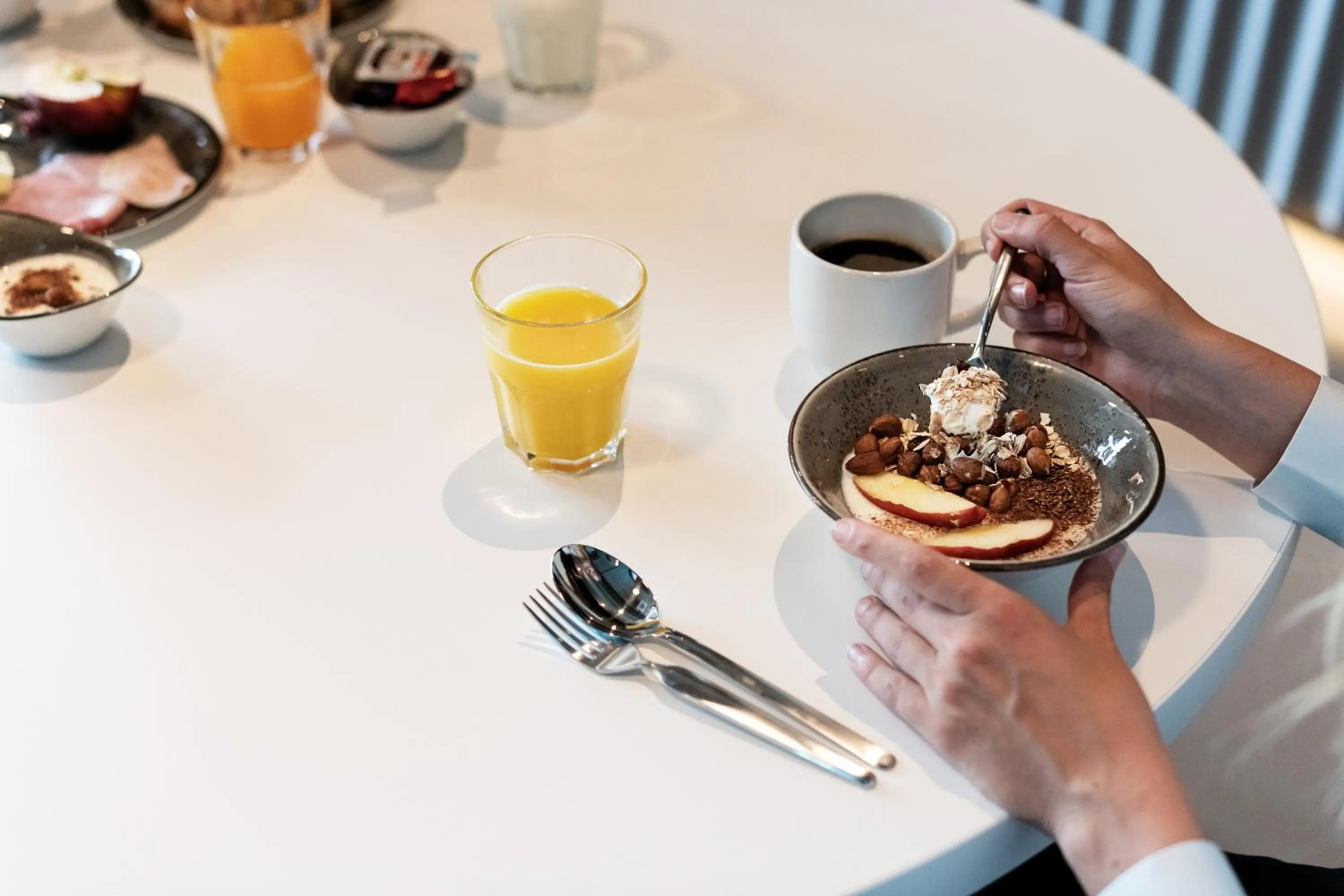 Food and drinks in B&B HOTEL Oftringen