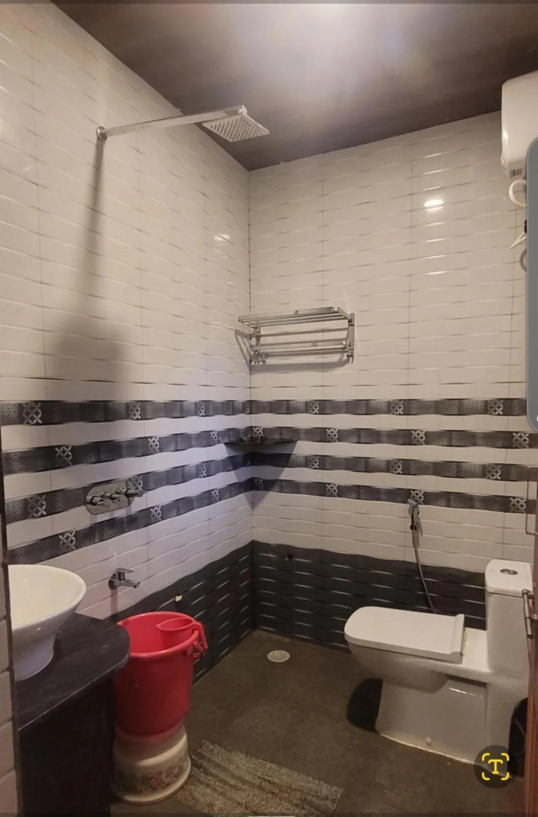 Bathroom in Niramaya beach view stay