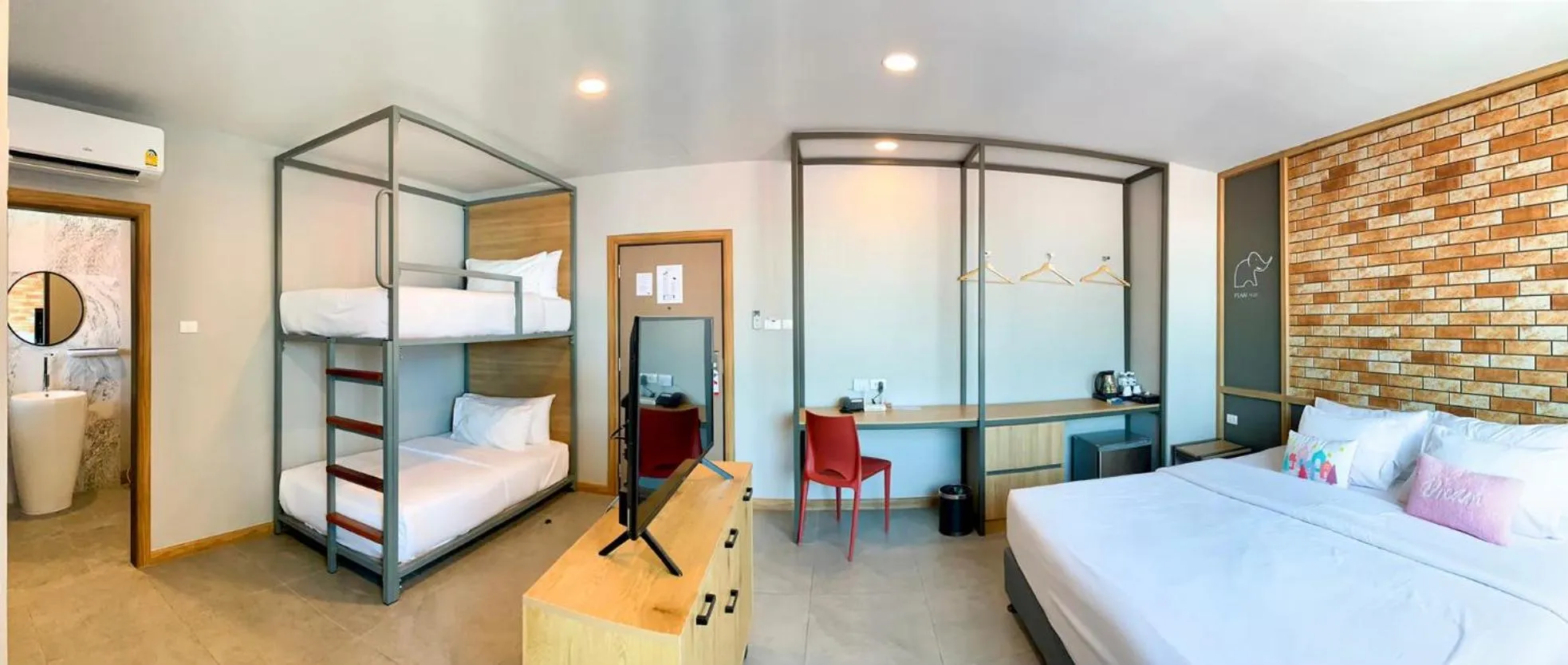 Family, Bed in PLAAI Plus Hotel Rayong