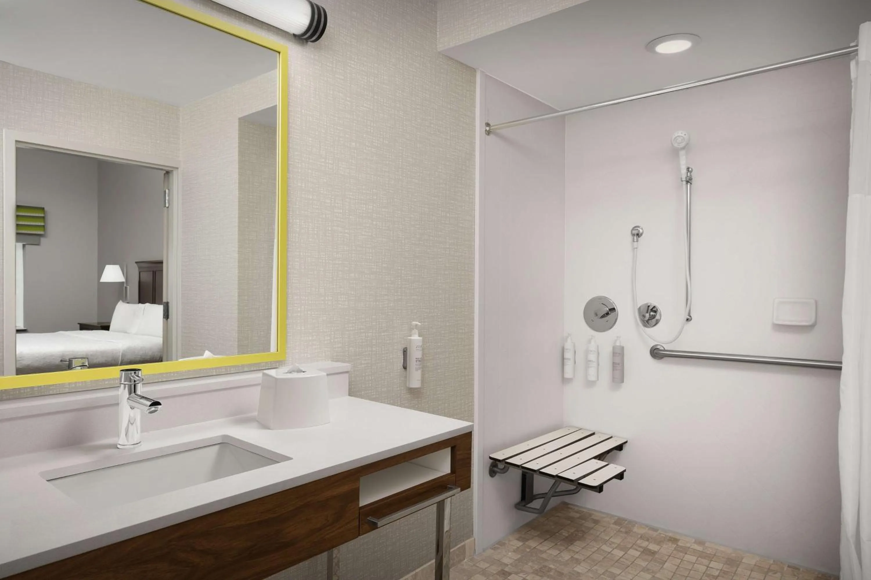 Bathroom in Hampton Inn & Suites Orlando North Altamonte Springs